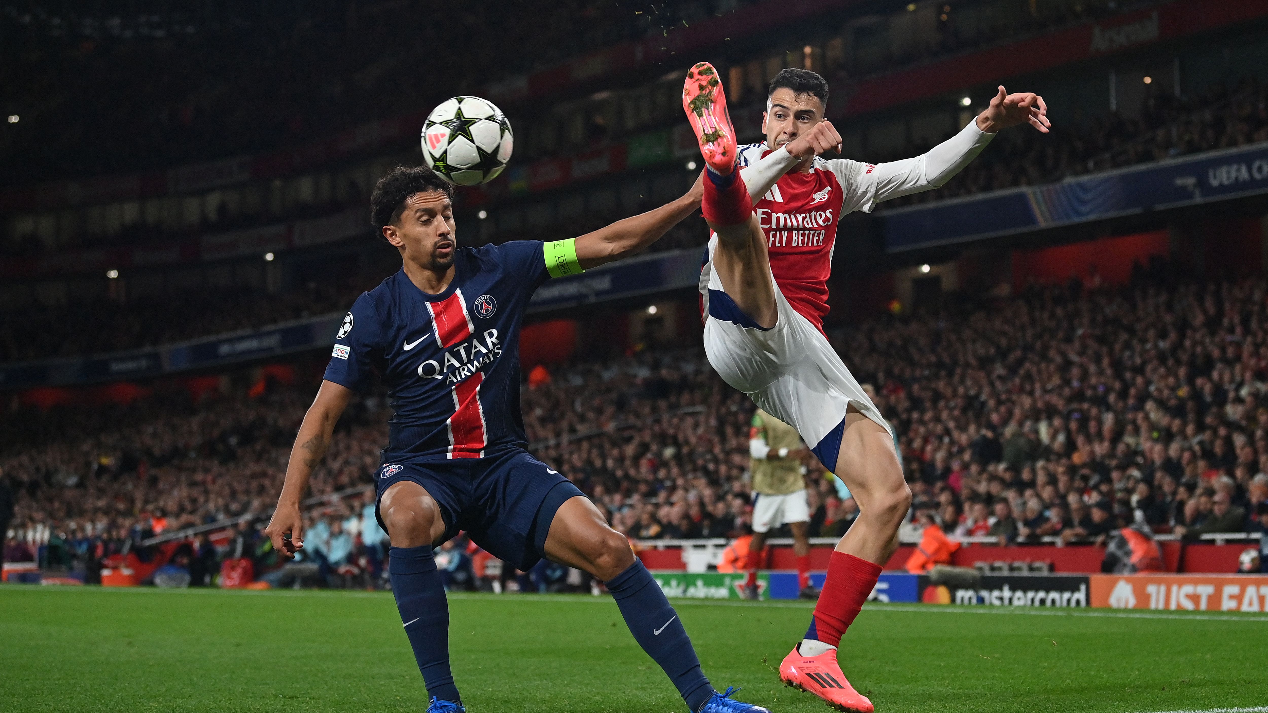 TOPSHOT-FBL-EUR-C1-ARSENAL-PSG