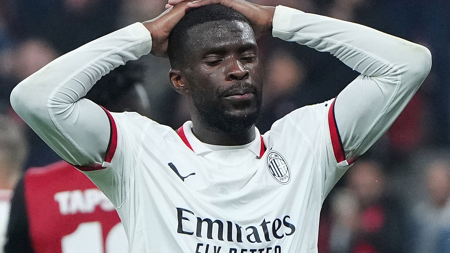 Fikayo Tomori's involvement in Wednesday's Coppa Italia final at risk after freak accident during AC Milan's clash with Bologna | Goal.com UK