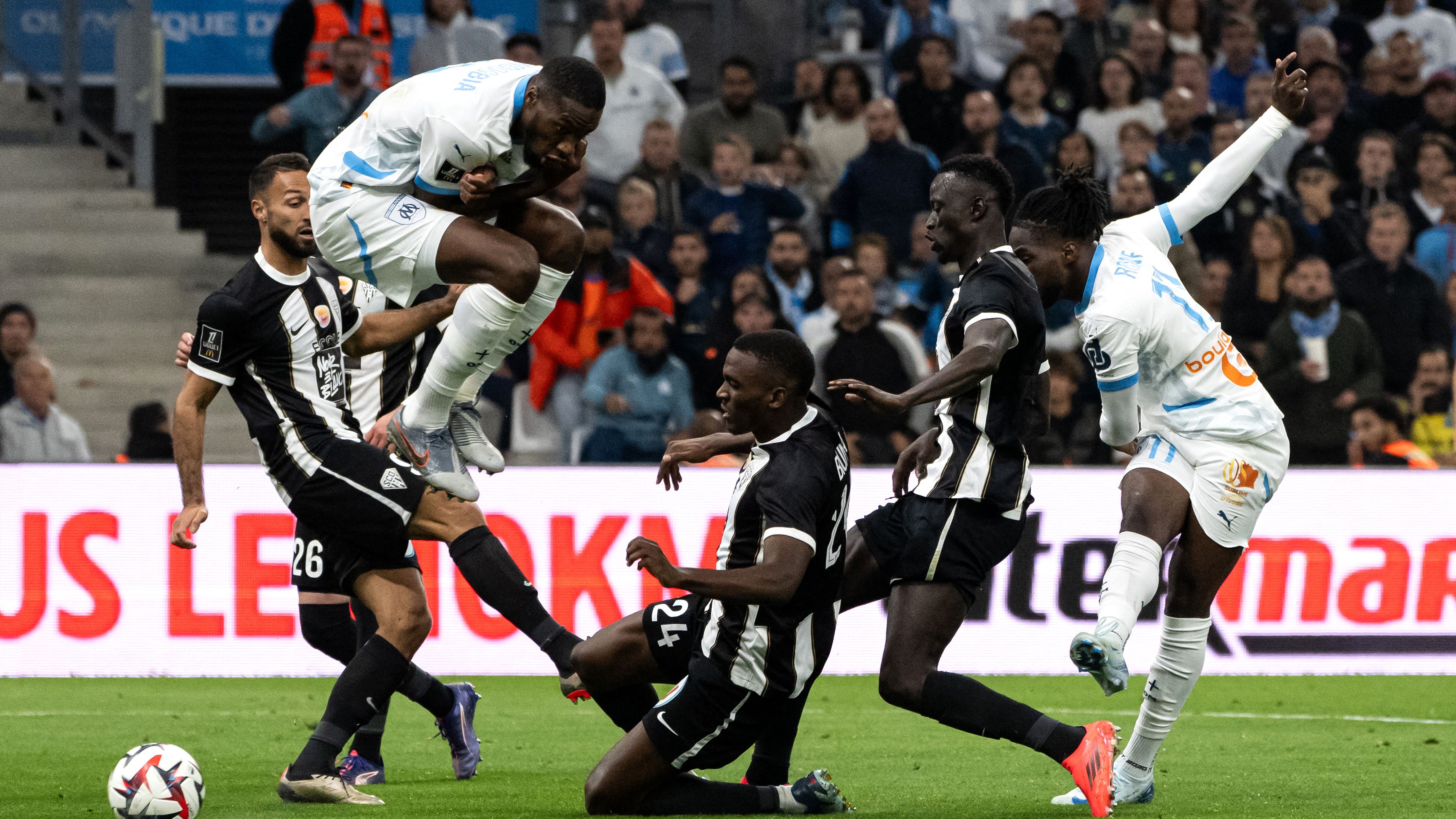FBL-FRA-LIGUE1-MARSEILLE-ANGERS