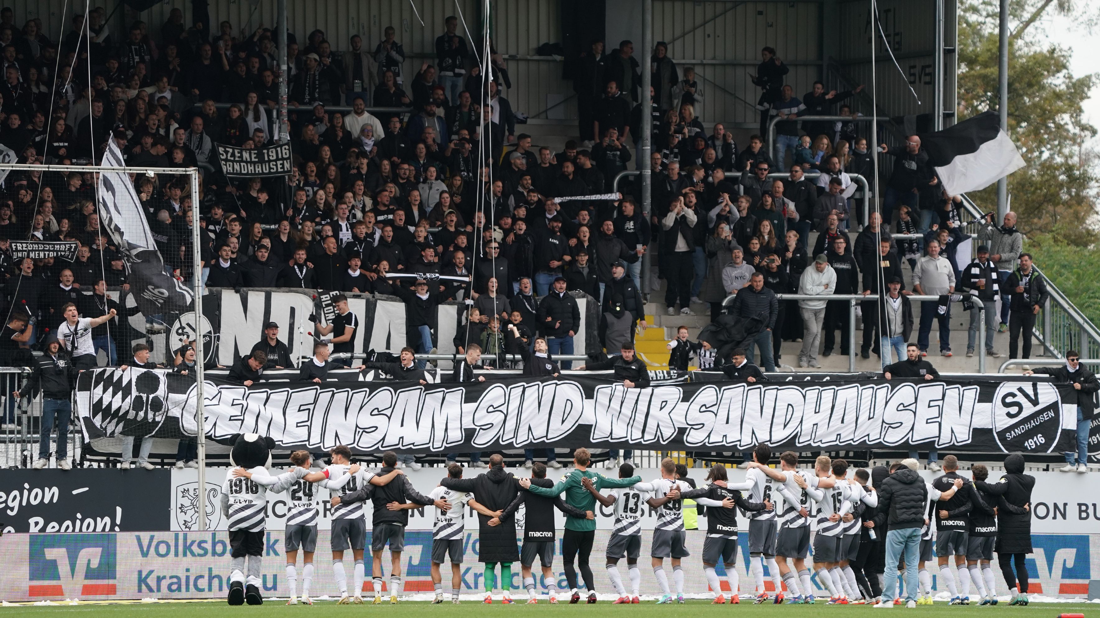 SV Sandhausen 1916 v Waldhof Mannheim - 3. Liga