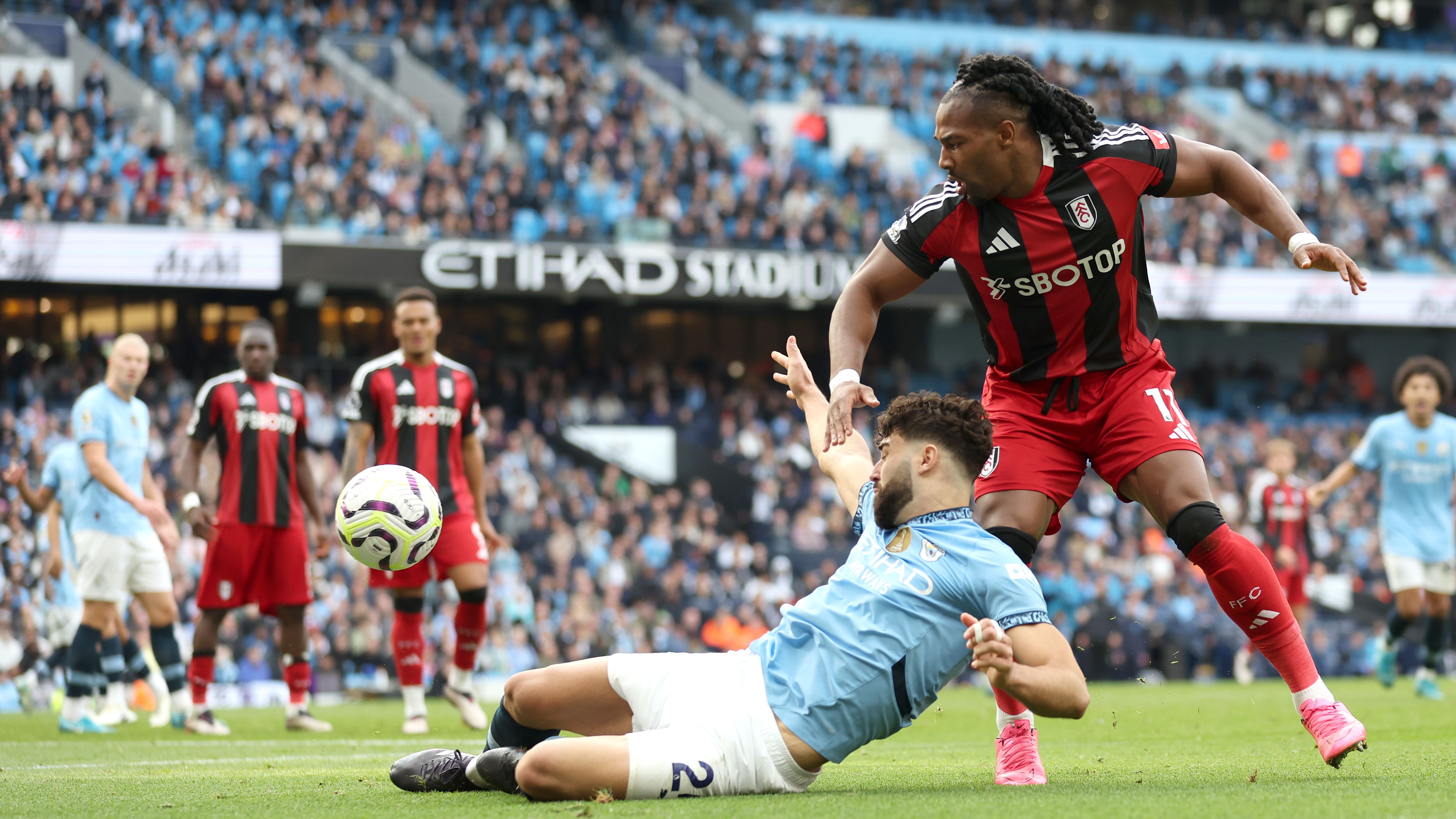 Manchester City FC v Fulham FC - Premier League