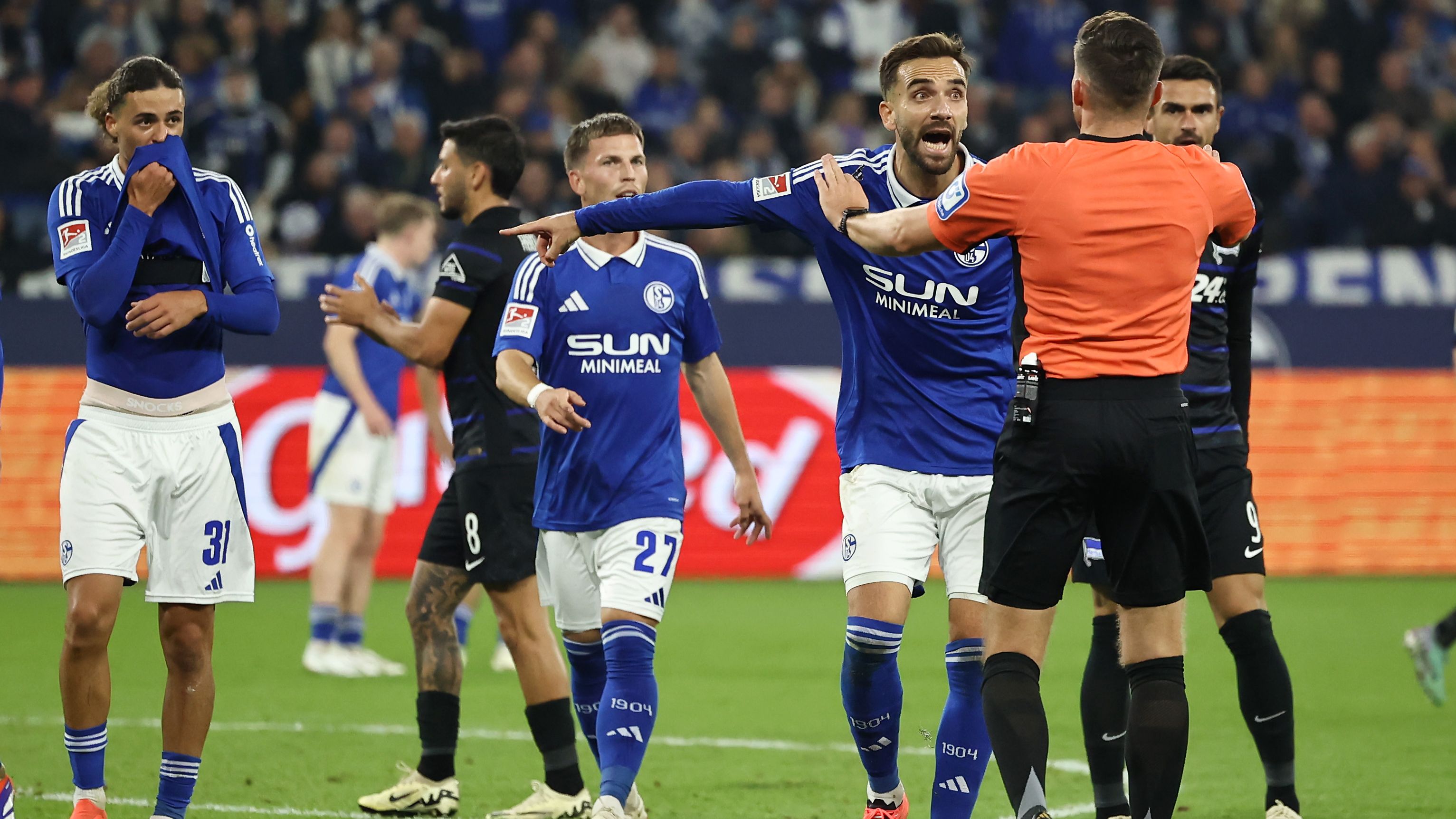 FC Schalke 04 v Hertha BSC - Second Bundesliga