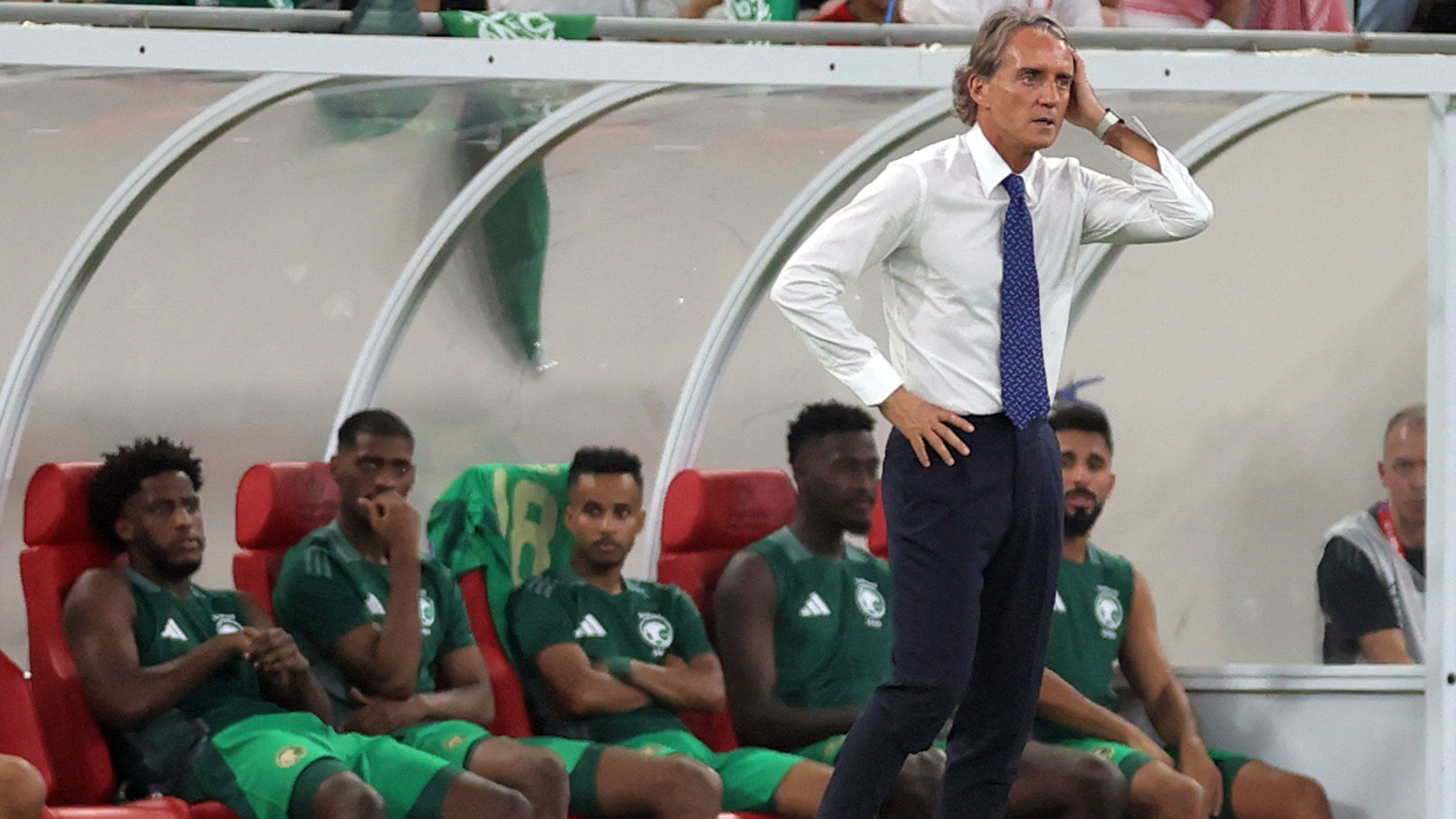 ‘Anda Mau Lihat Rekening Saya?!’ – Pelatih Arab Saudi Roberto Mancini Semprot Jurnalis Jepang Gegara Kalah 2-0