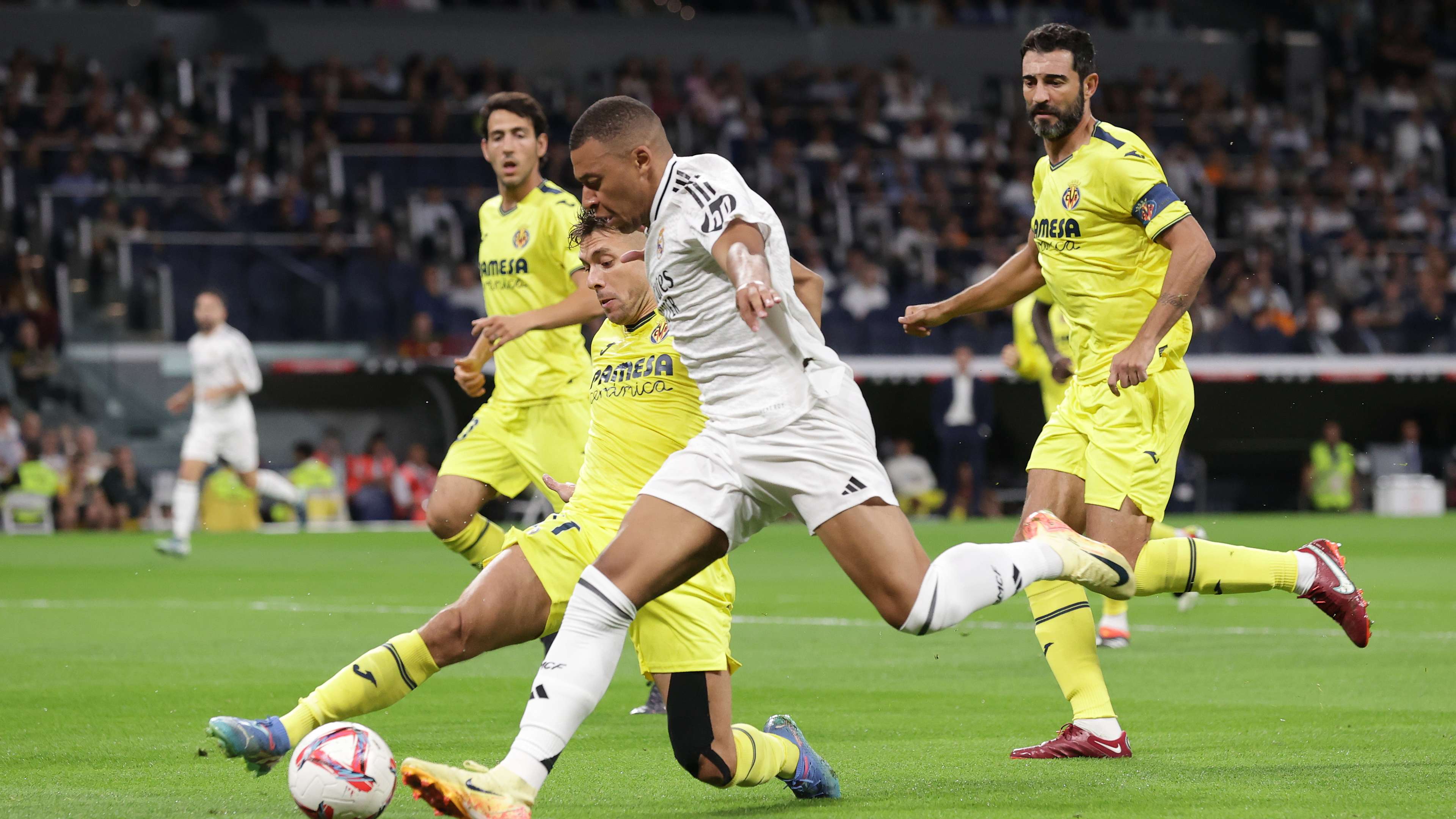 Real Madrid CF v Villarreal CF - La Liga EA Sports