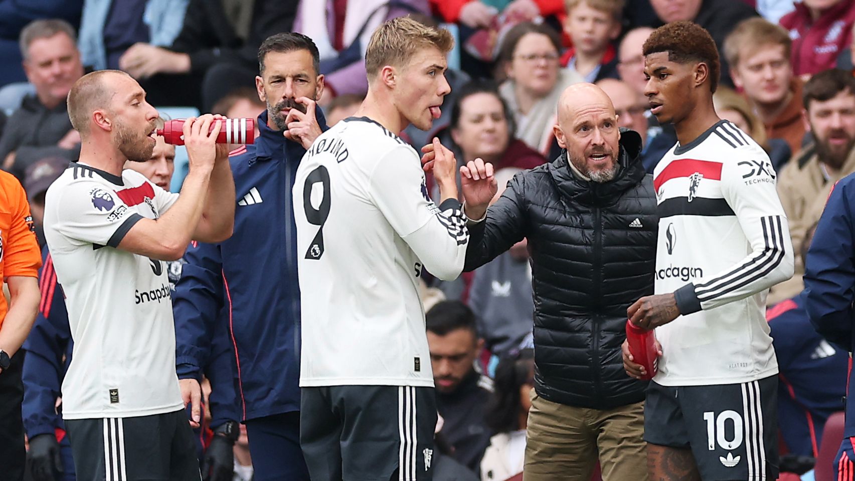 Aston Villa FC v Manchester United FC - Premier League