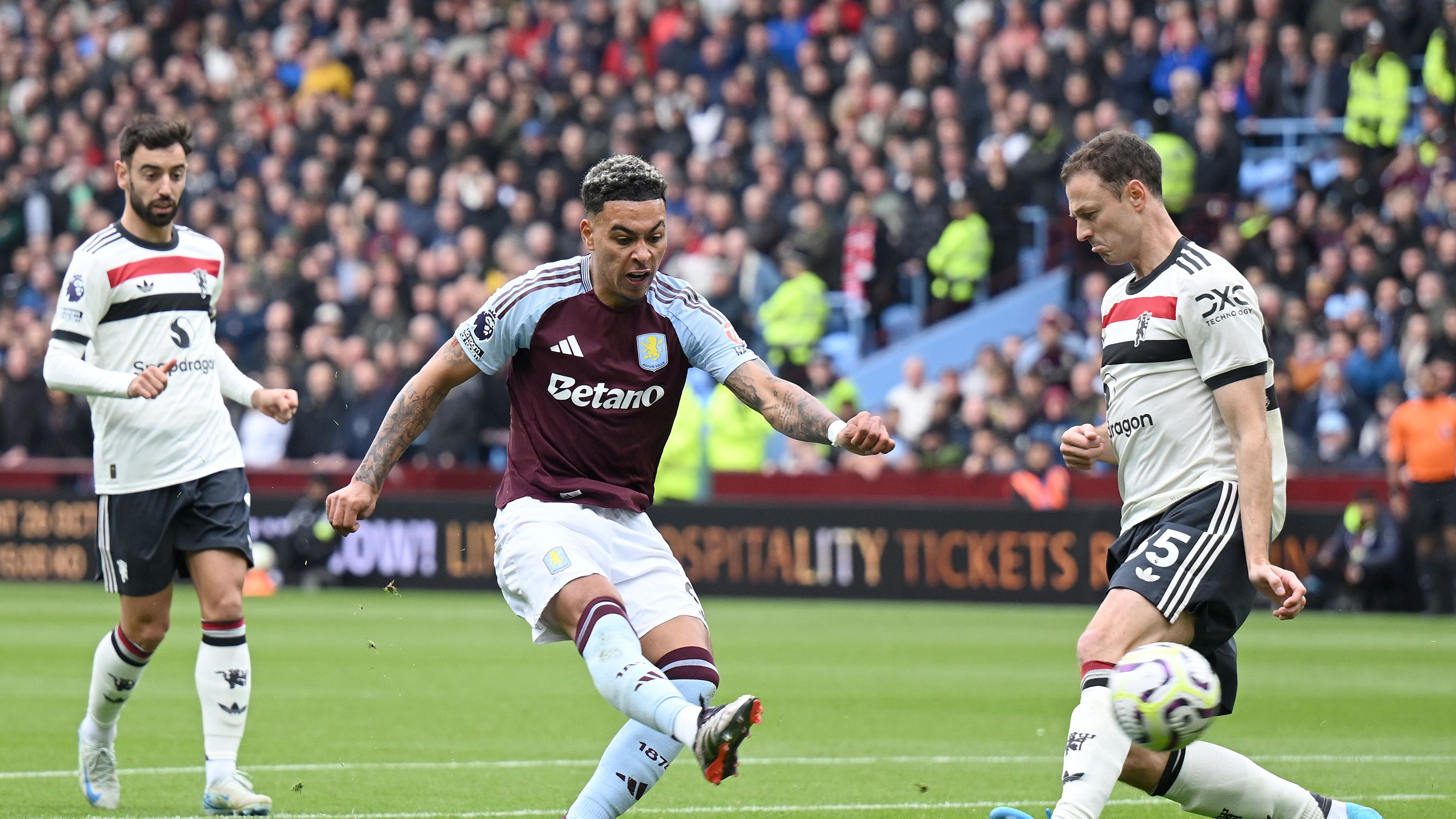 Aston Villa FC v Manchester United FC - Premier League
