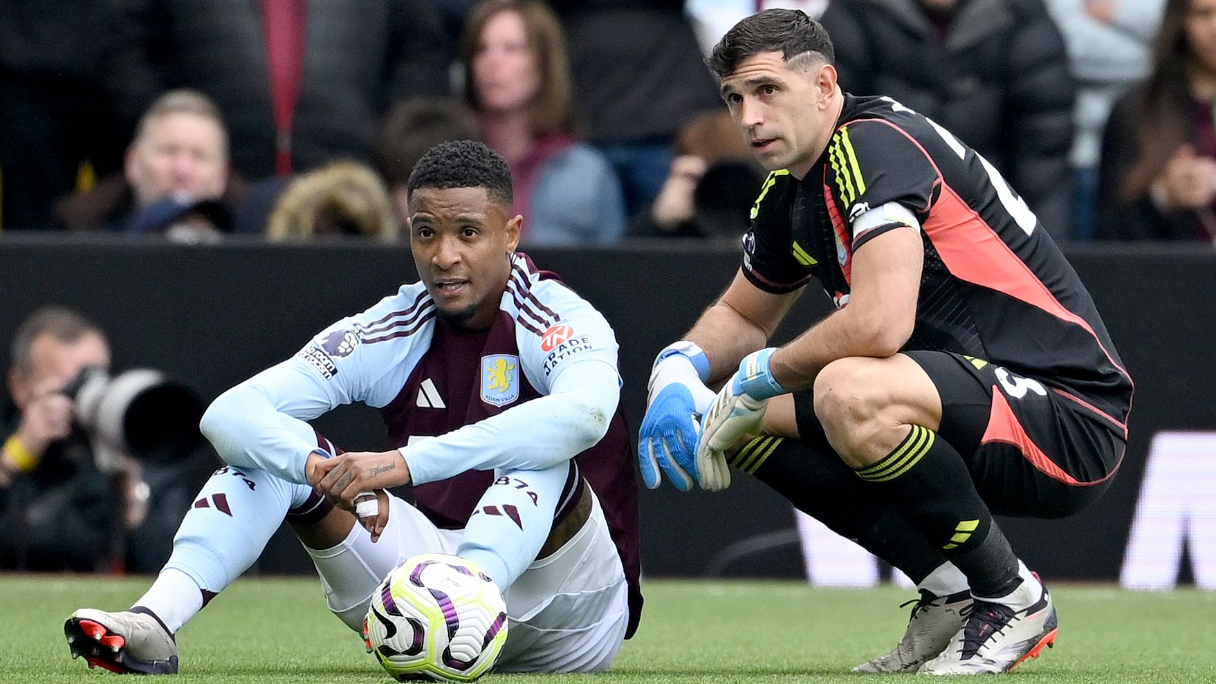 Aston Villa FC v Manchester United FC - Premier League
