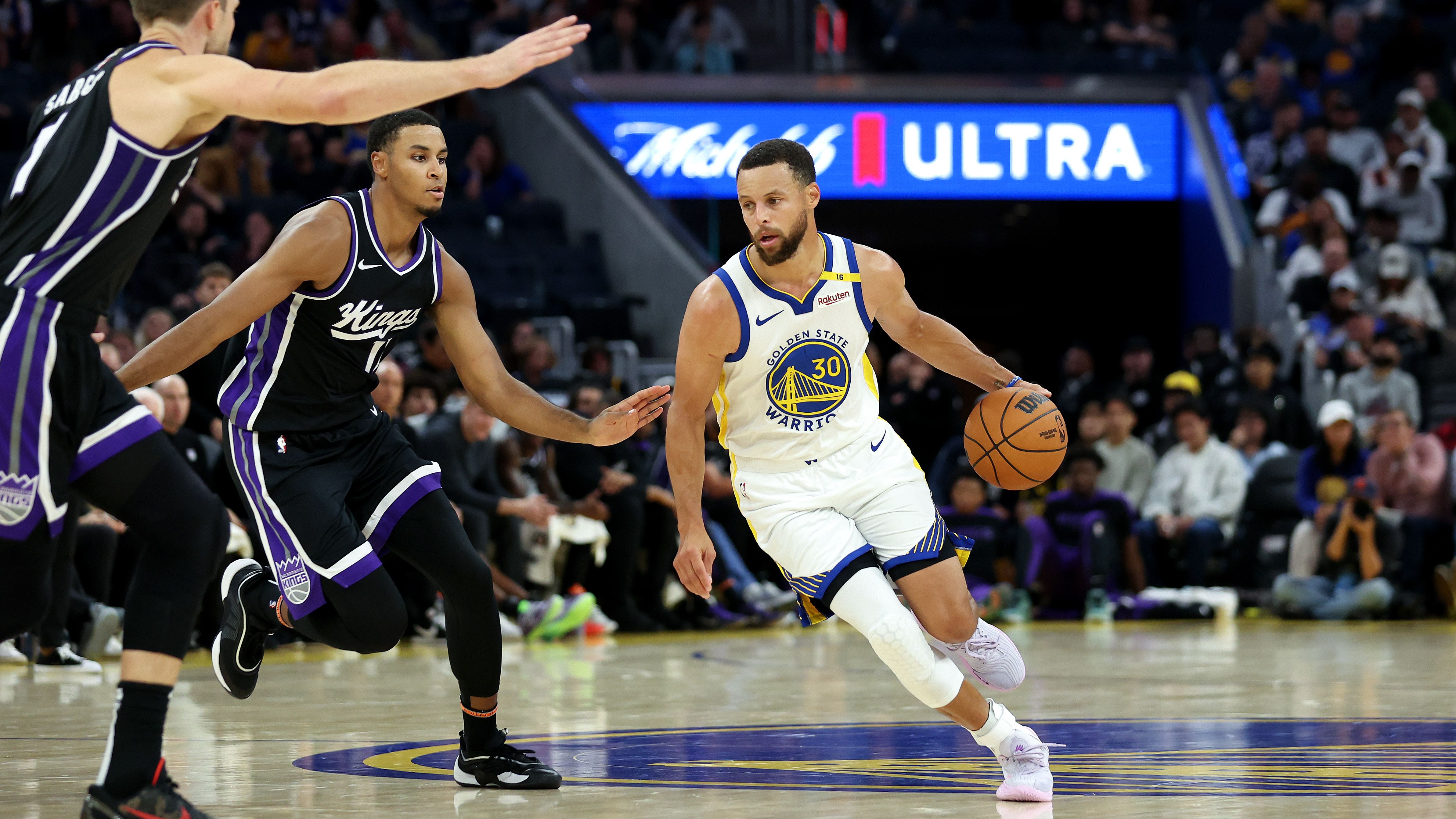 Sacramento Kings v Golden State Warriors