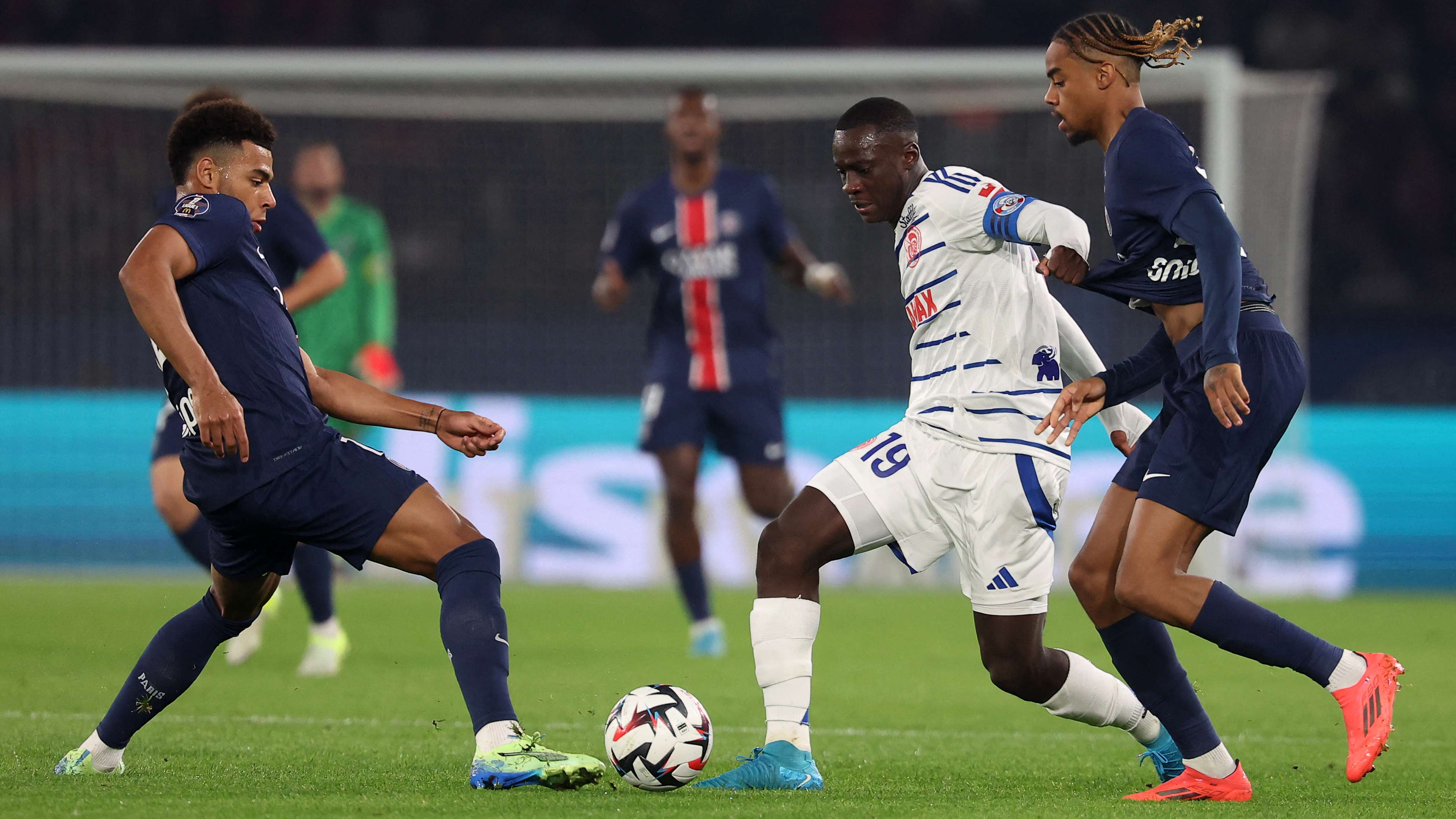 FBL-FRA-LIGUE1-PSG-STRASBOURG