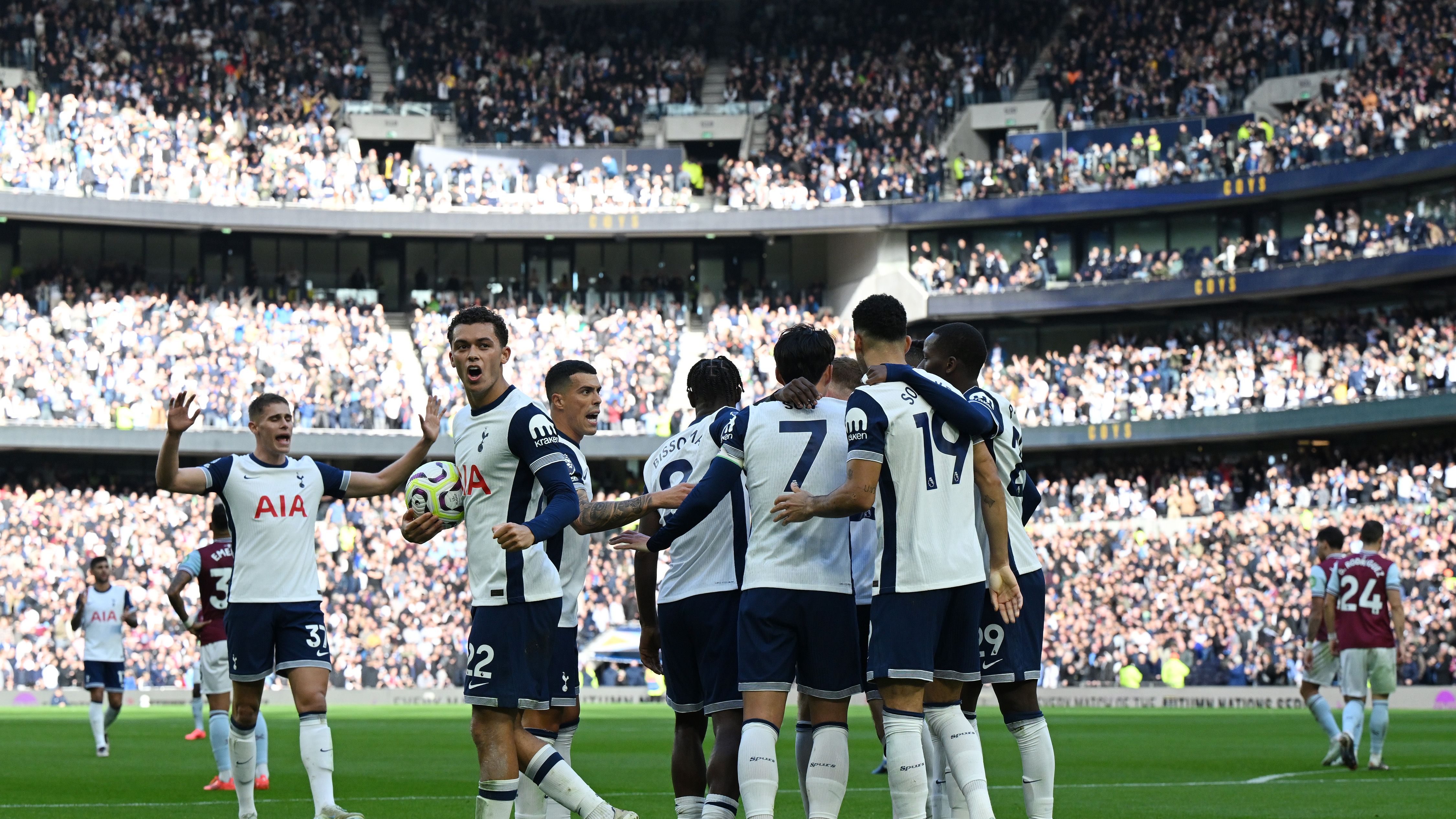 Tottenham Hotspur FC v West Ham United FC - Premier League