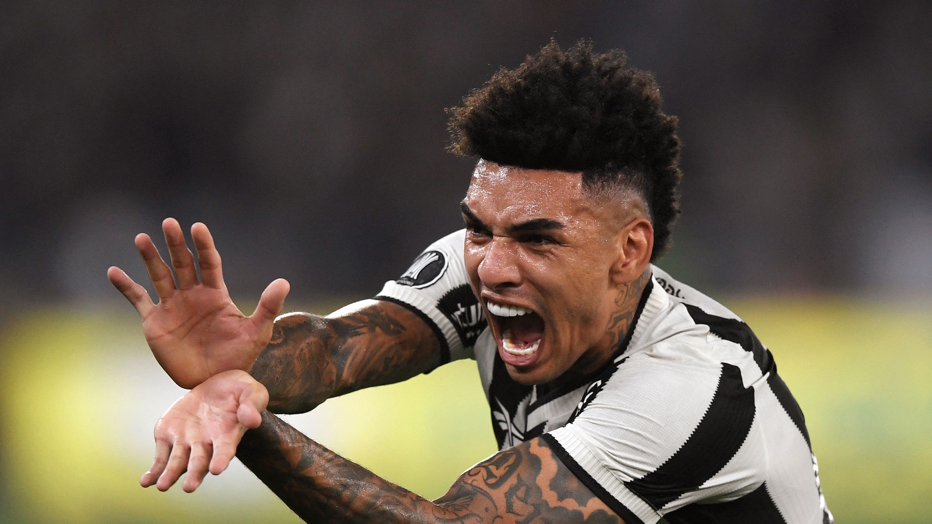 TOPSHOT-FBL-LIBERTADORES-BOTAFOGO-PEÑAROL