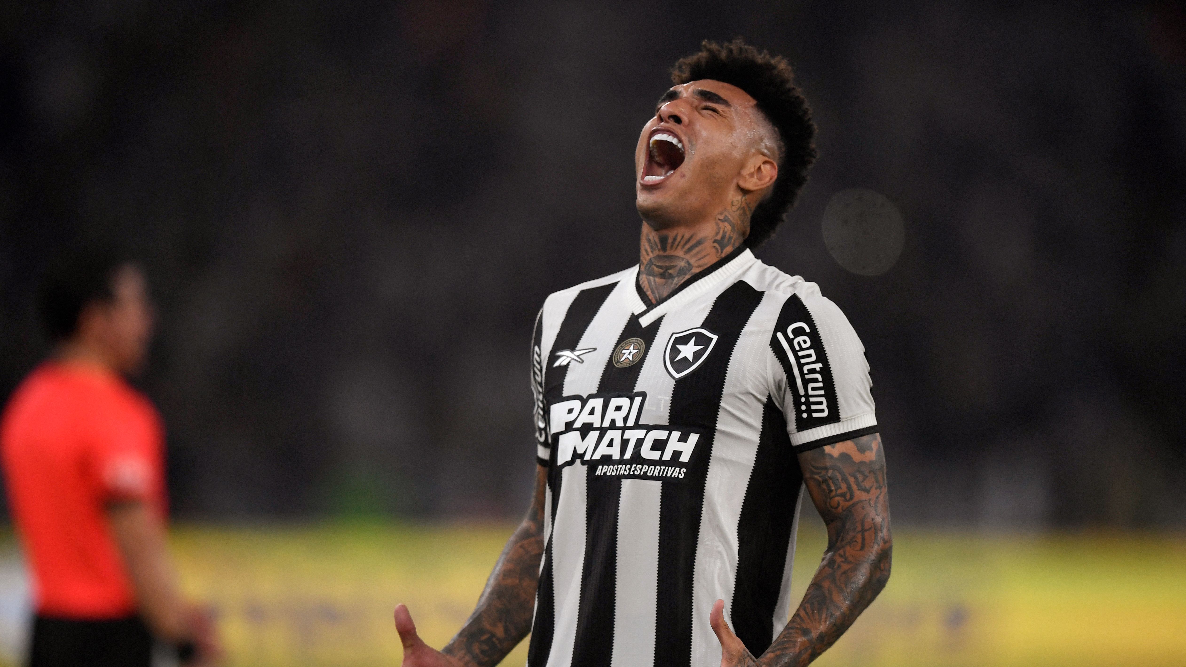 FBL-LIBERTADORES-BOTAFOGO-PEÑAROL