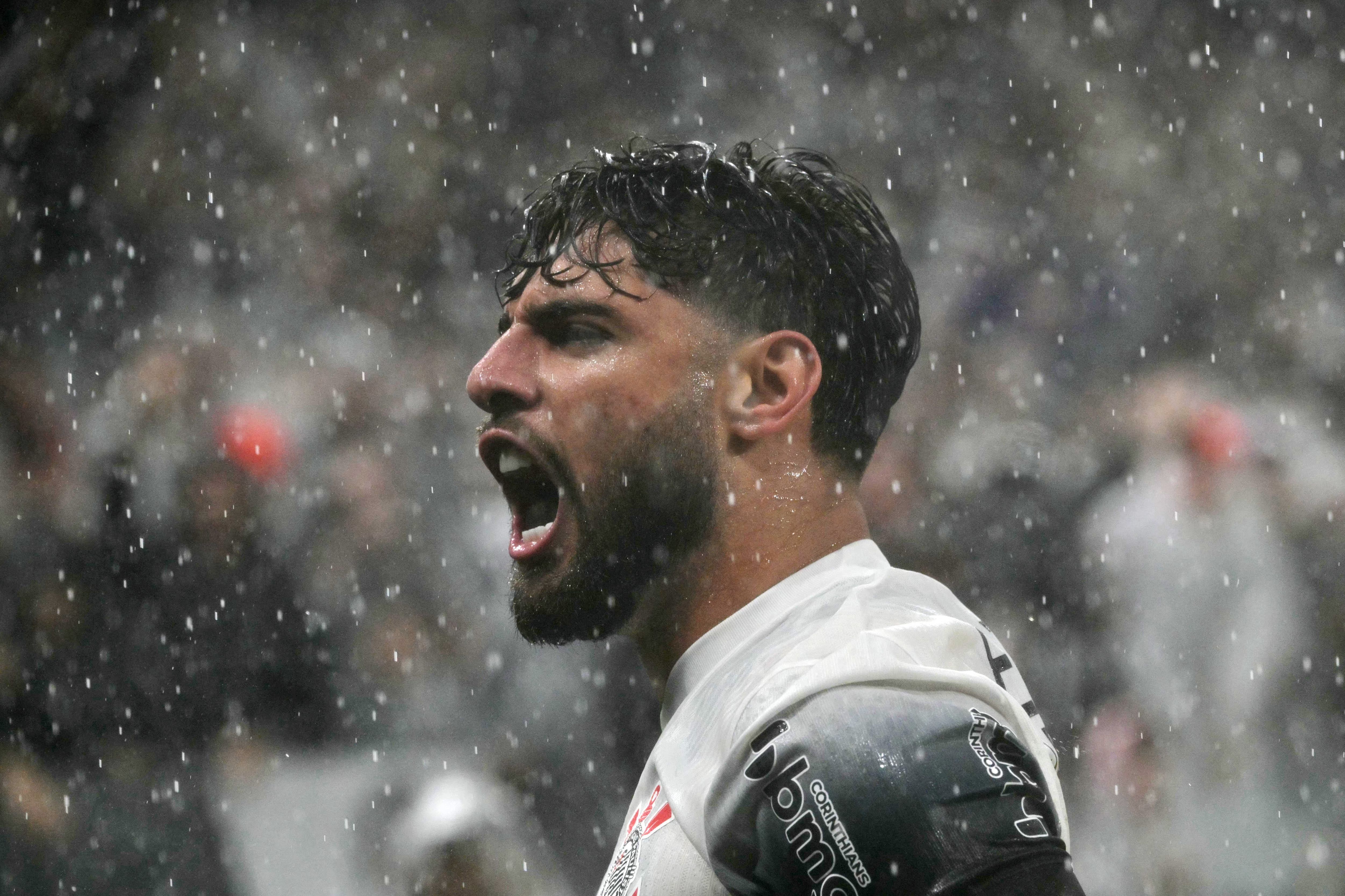 TOPSHOT-FBL-SUDAMERICANA-CORINTHIANS-RACING