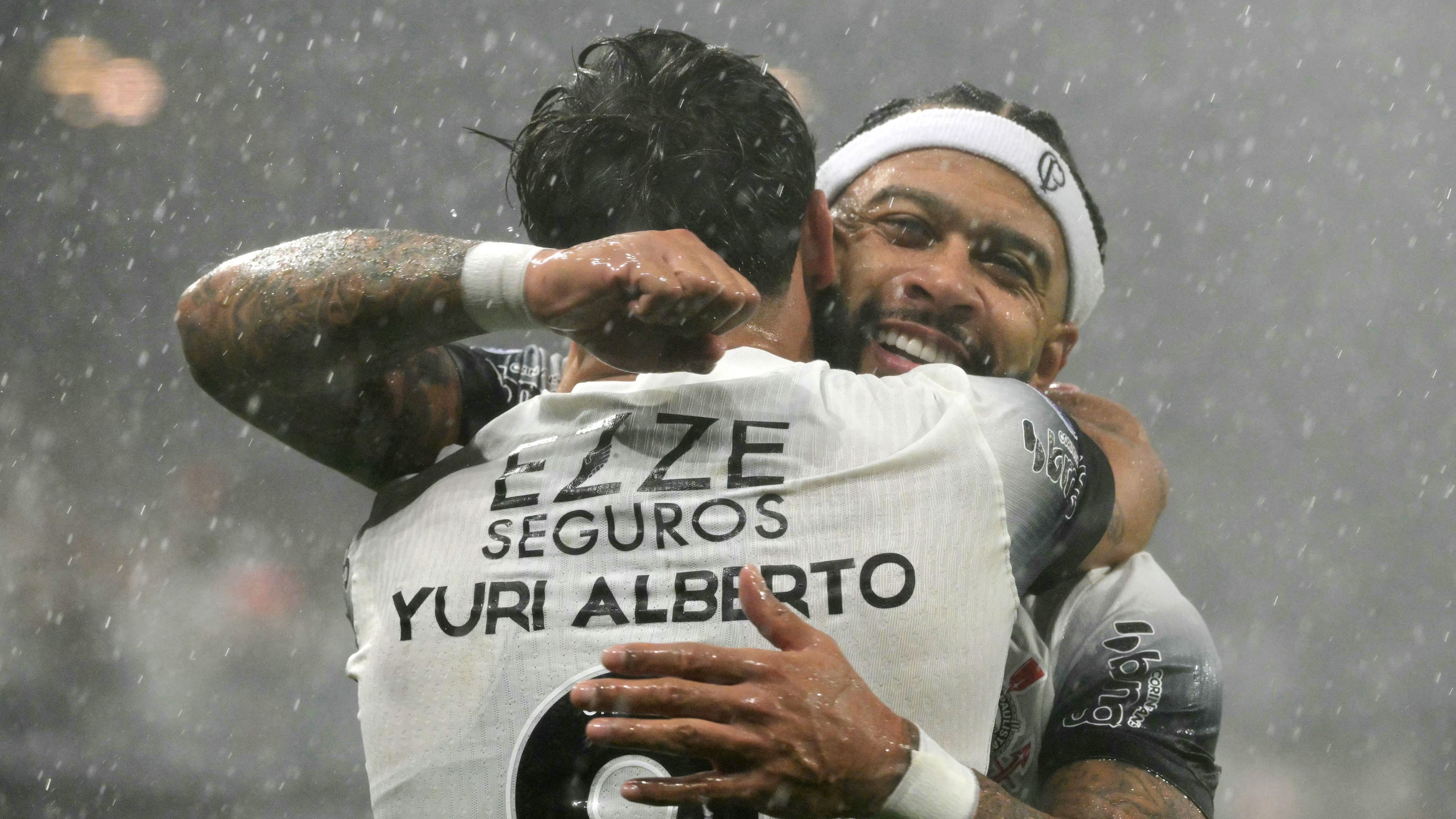 FBL-SUDAMERICANA-CORINTHIANS-RACING