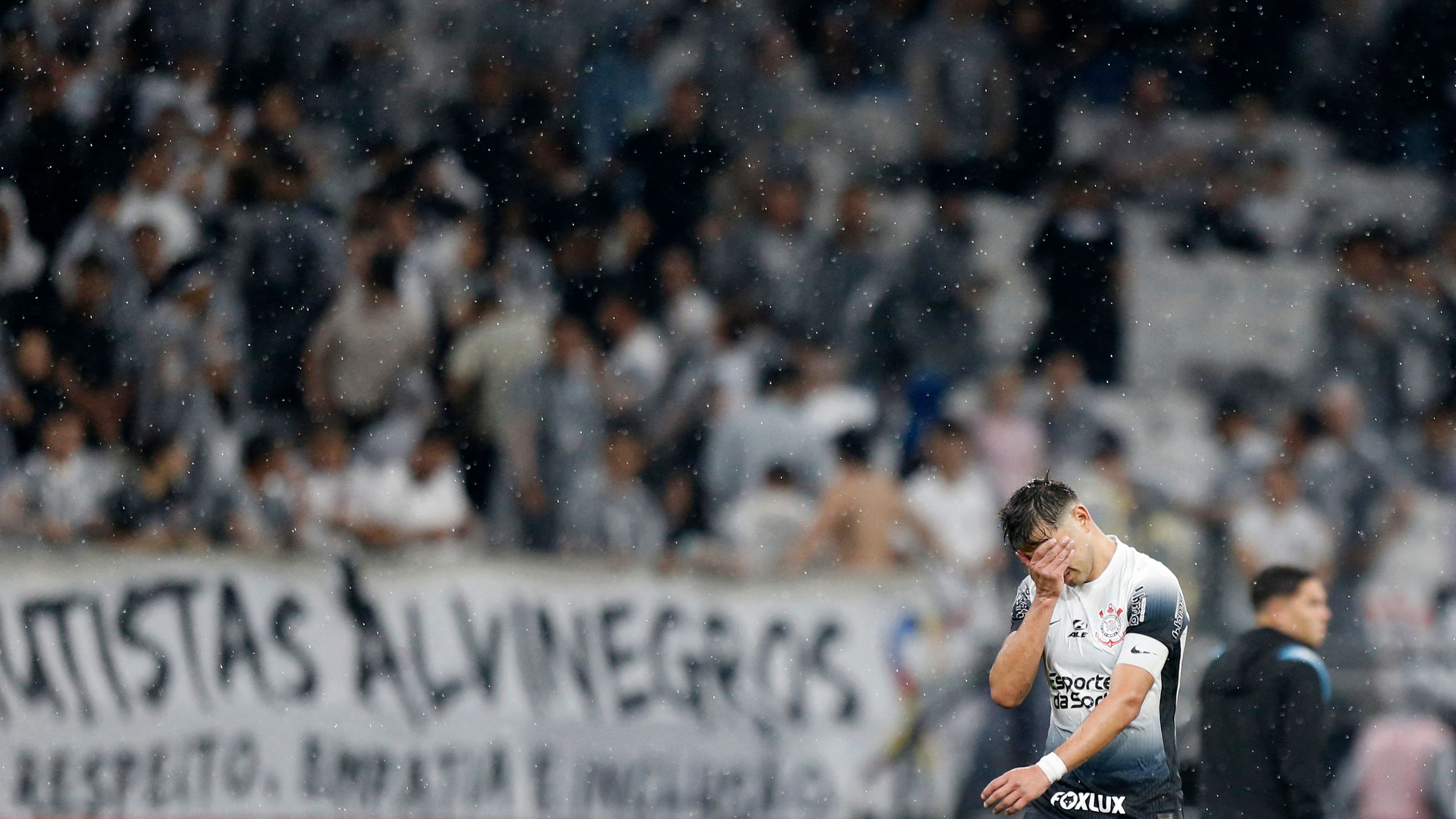 FBL-SUDAMERICANA-CORINTHIANS-RACING