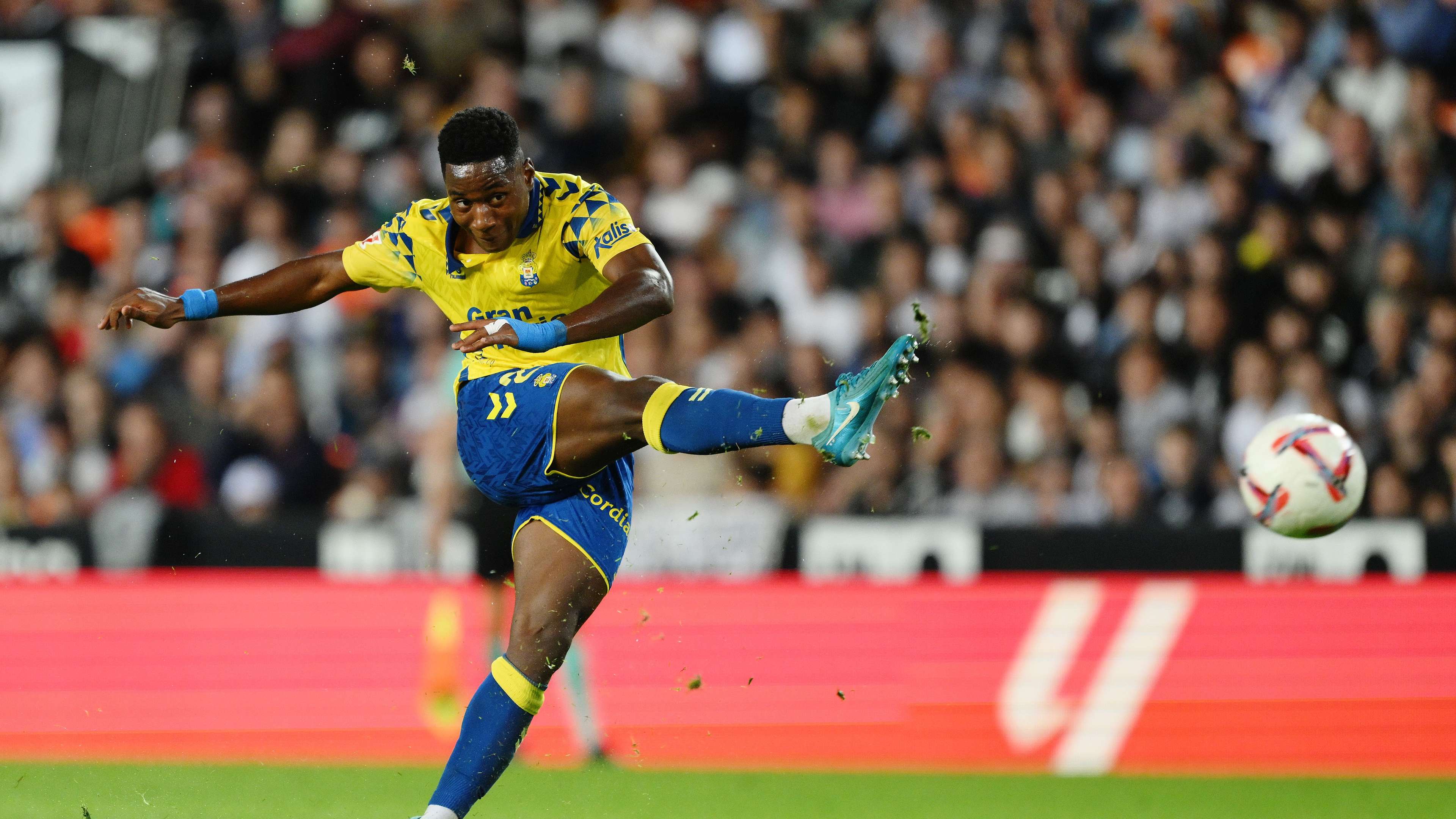 Valencia CF v UD Las Palmas - La Liga EA Sports