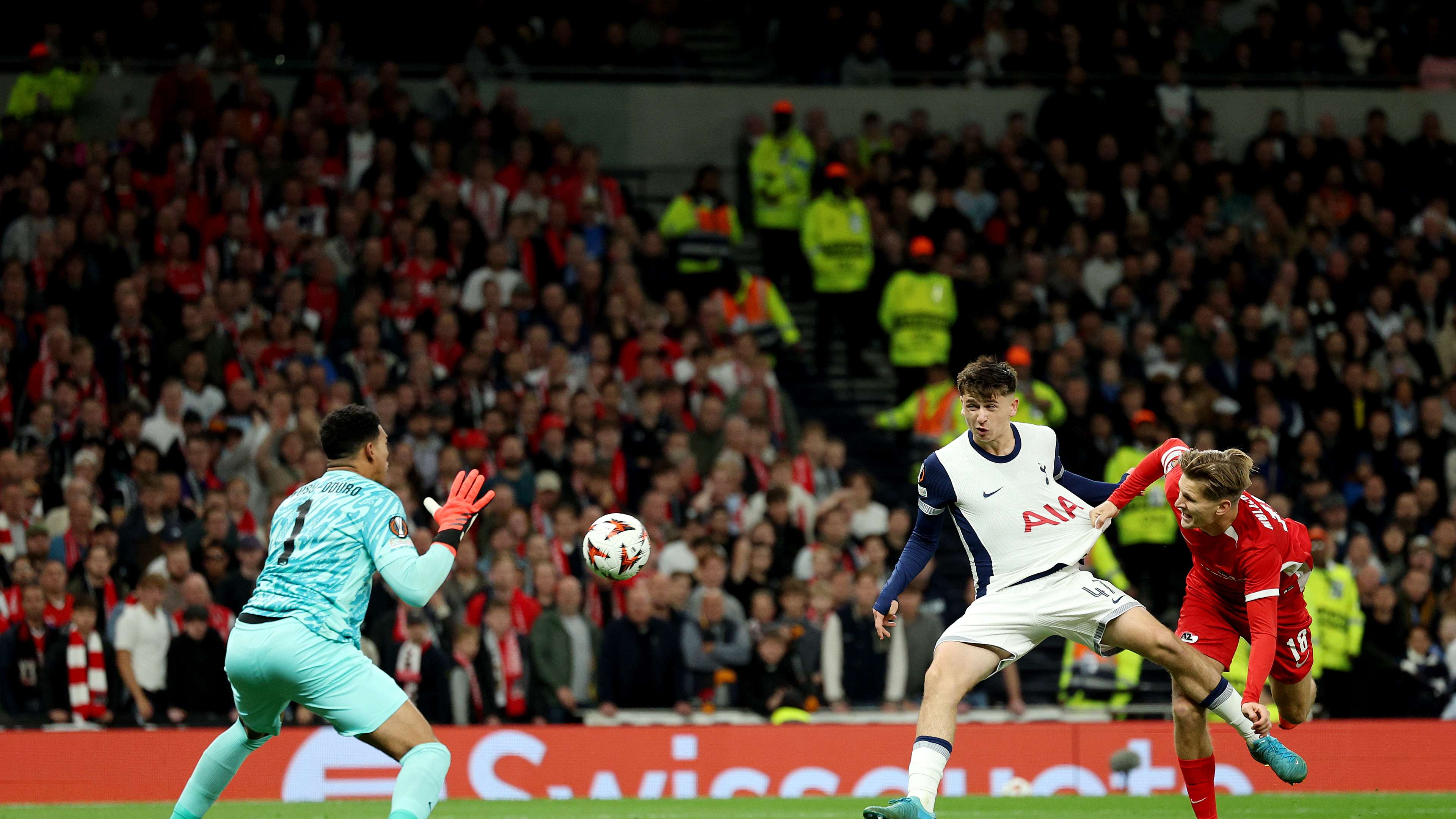 Tottenham Hotspur v AZ - UEFA Europa League 2024/25 League Phase MD3