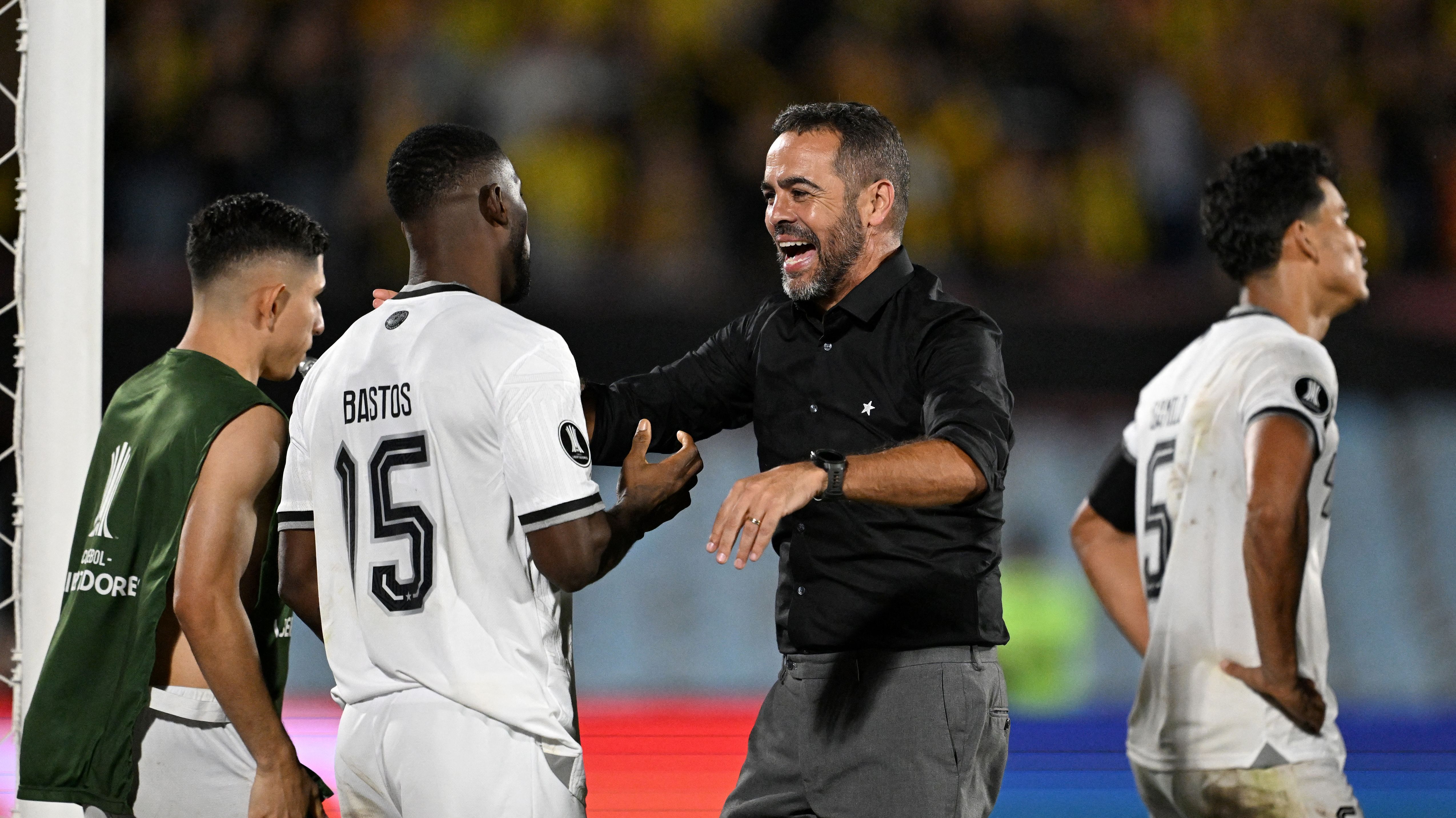 FBL-LIBERTADORES-PEÑAROL-BOTAFOGO