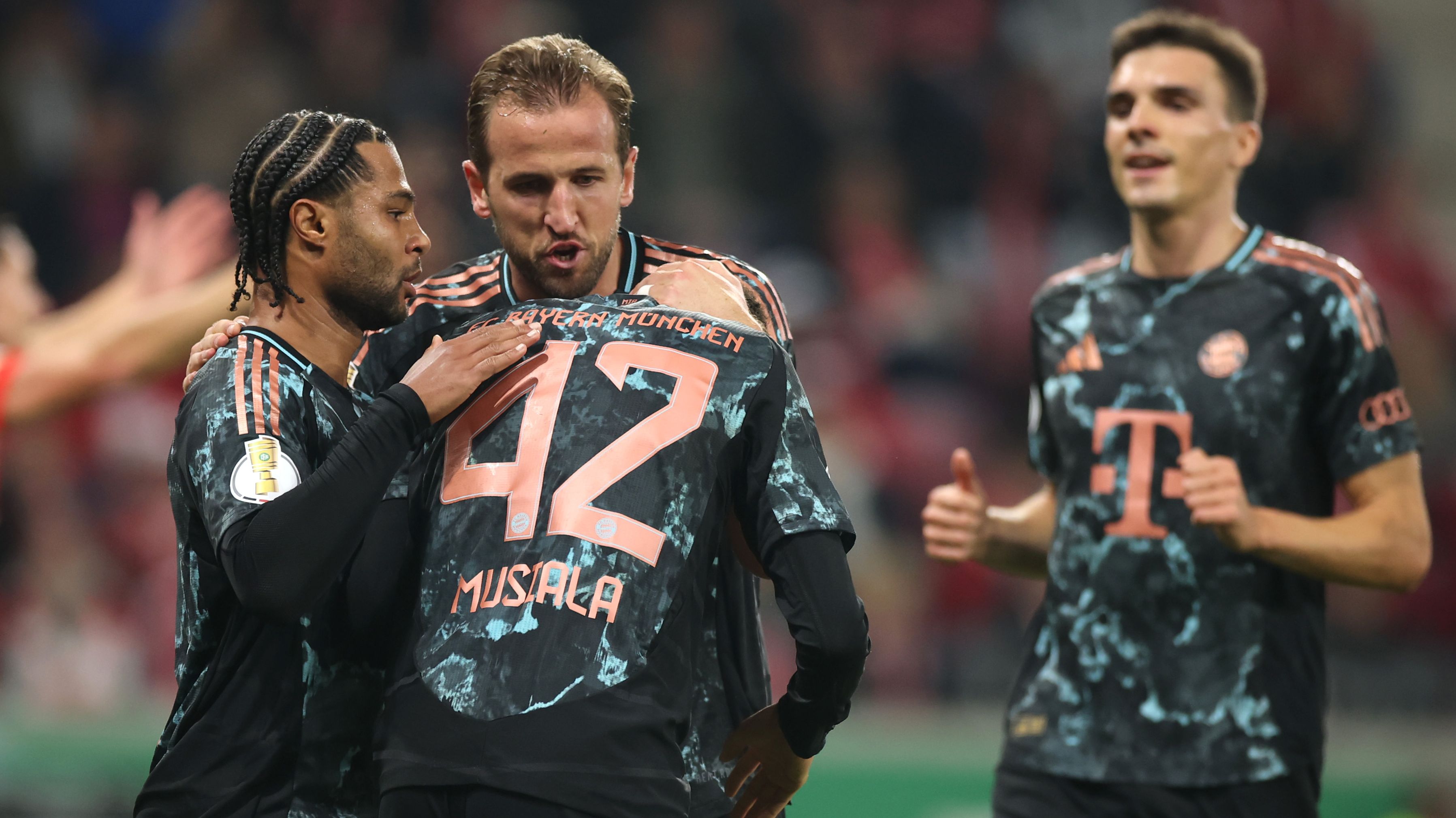 1. FSV Mainz 05 v FC Bayern München - DFB Cup: Round Two