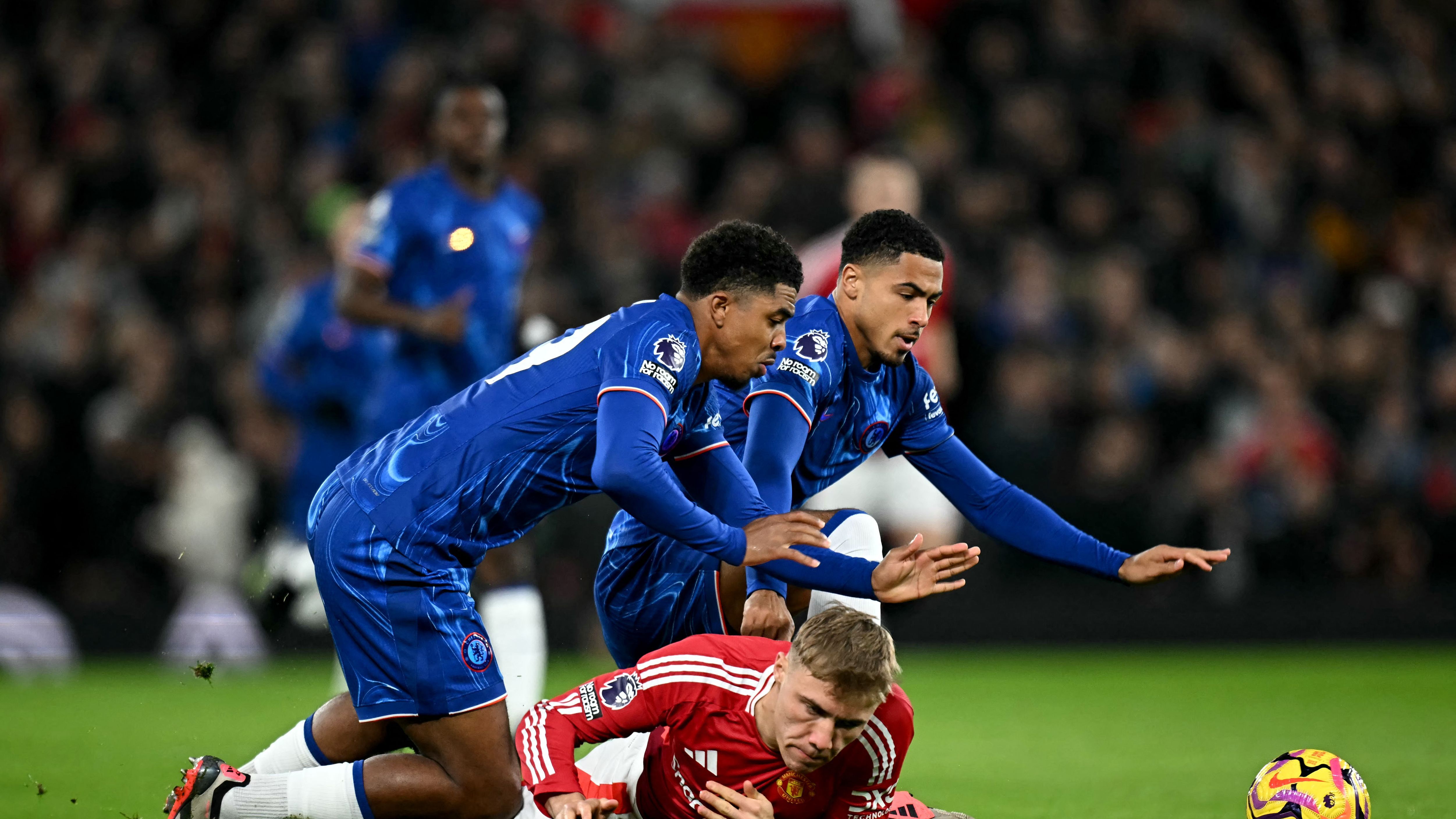 FBL-ENG-PR-MAN UTD-CHELSEA