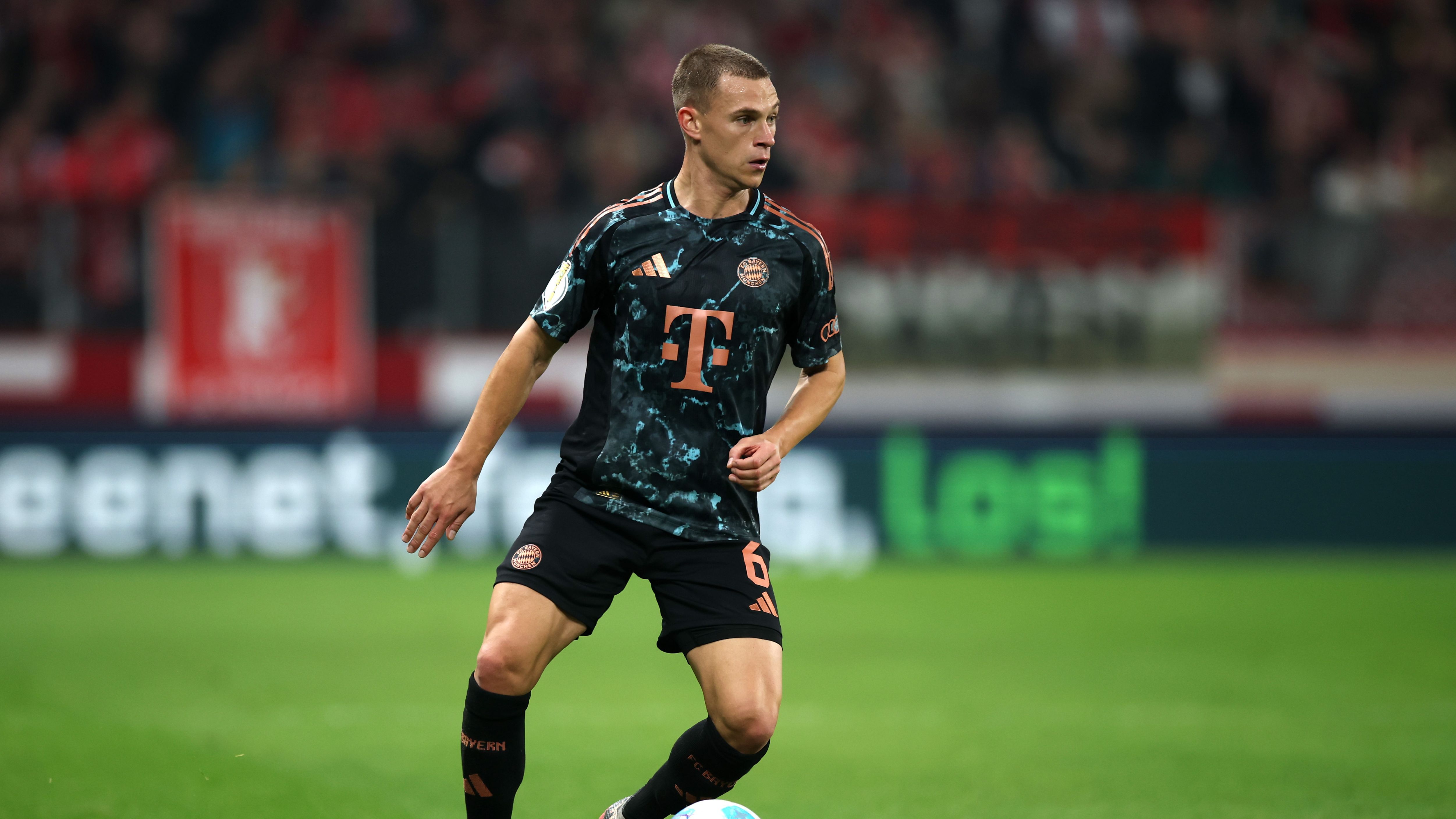 1. FSV Mainz 05 v FC Bayern München - DFB Cup: Round Two