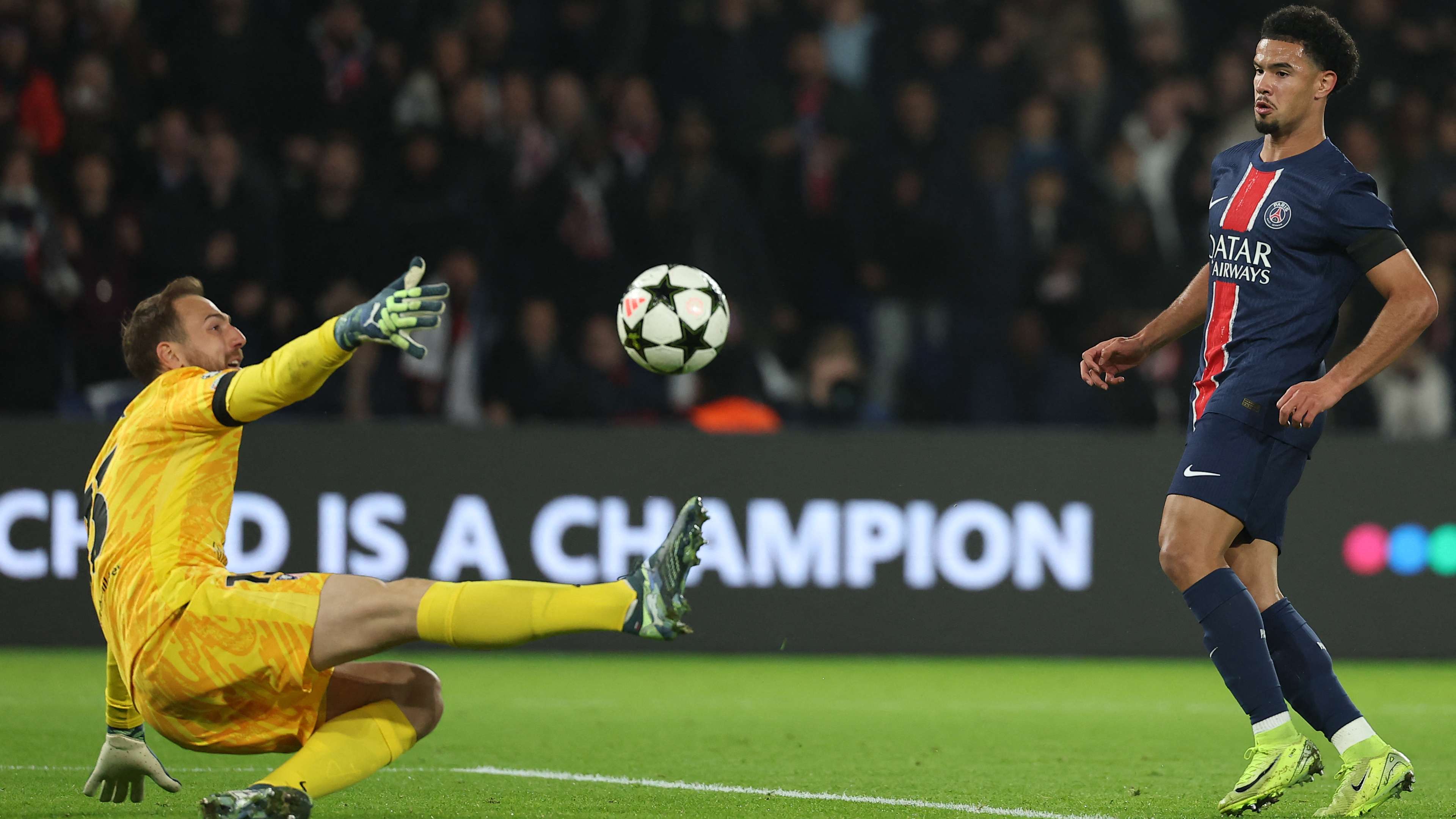 TOPSHOT-FBL-EUR-C1-PSG-ATLETICO