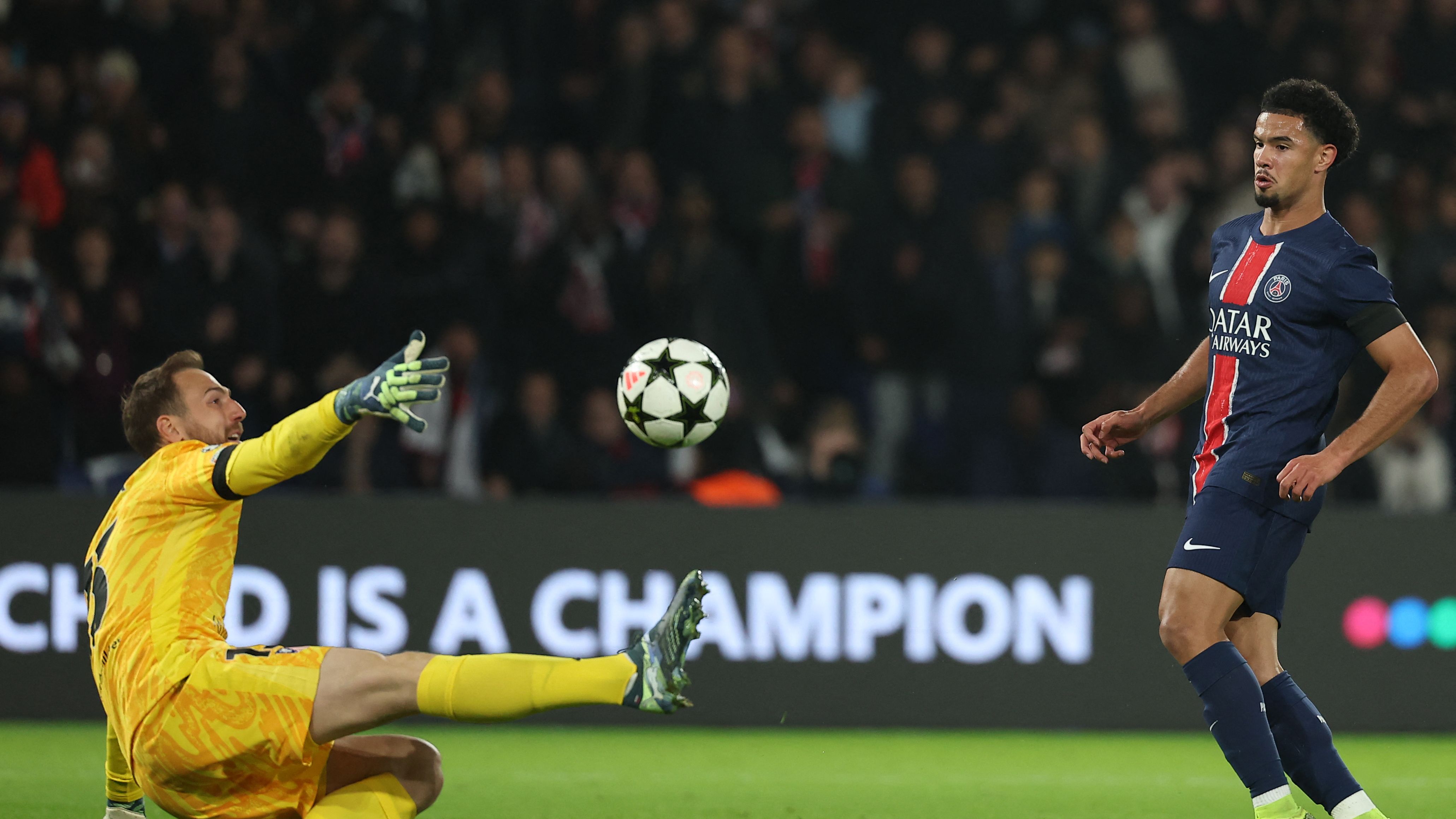 TOPSHOT-FBL-EUR-C1-PSG-ATLETICO