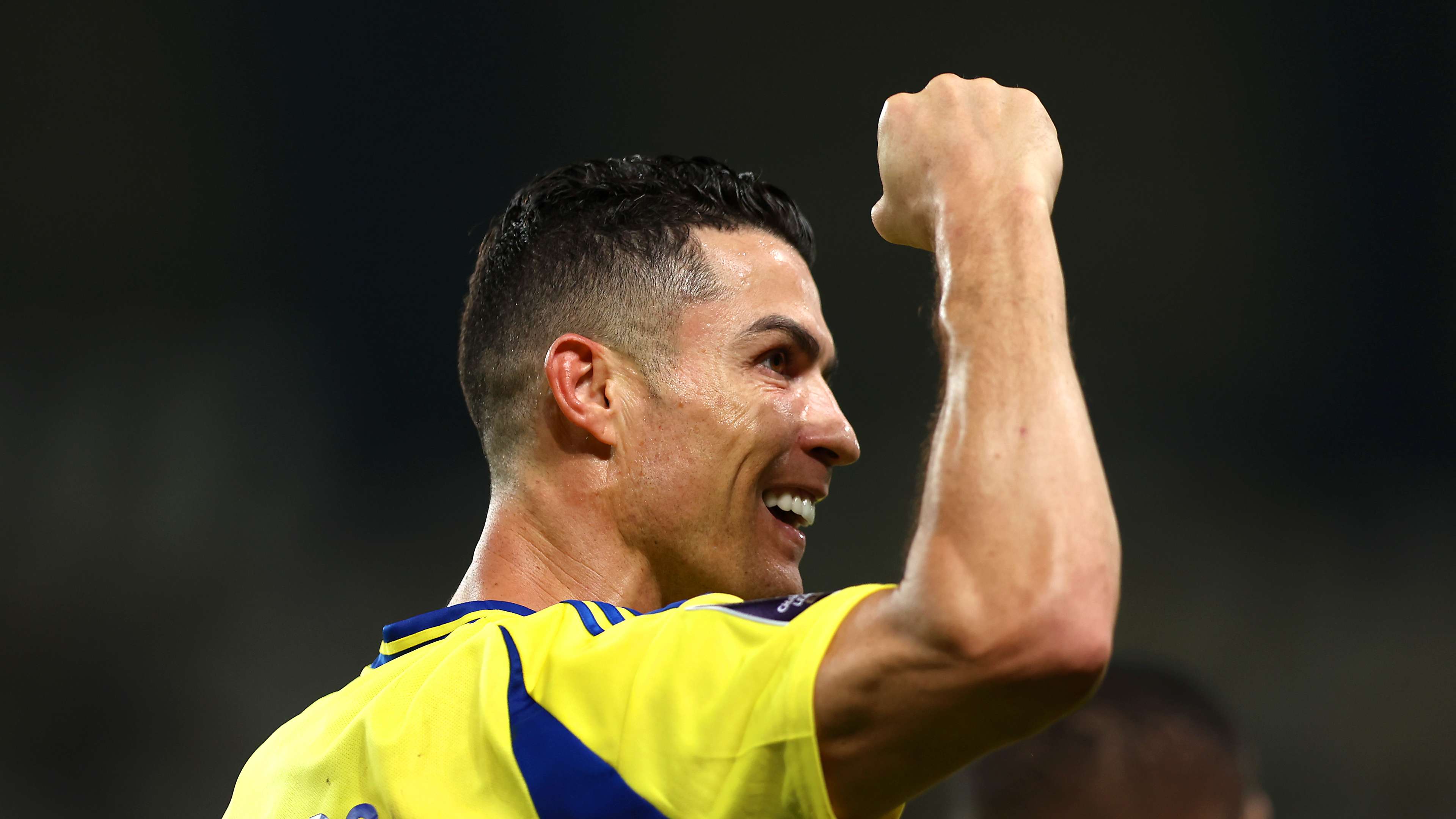 Tin chuyển nhượng trưa 8/11: Al Hilal chính thức chiêu mộ Ronaldo; Man Utd nhận tin vui vụ Gyokeres