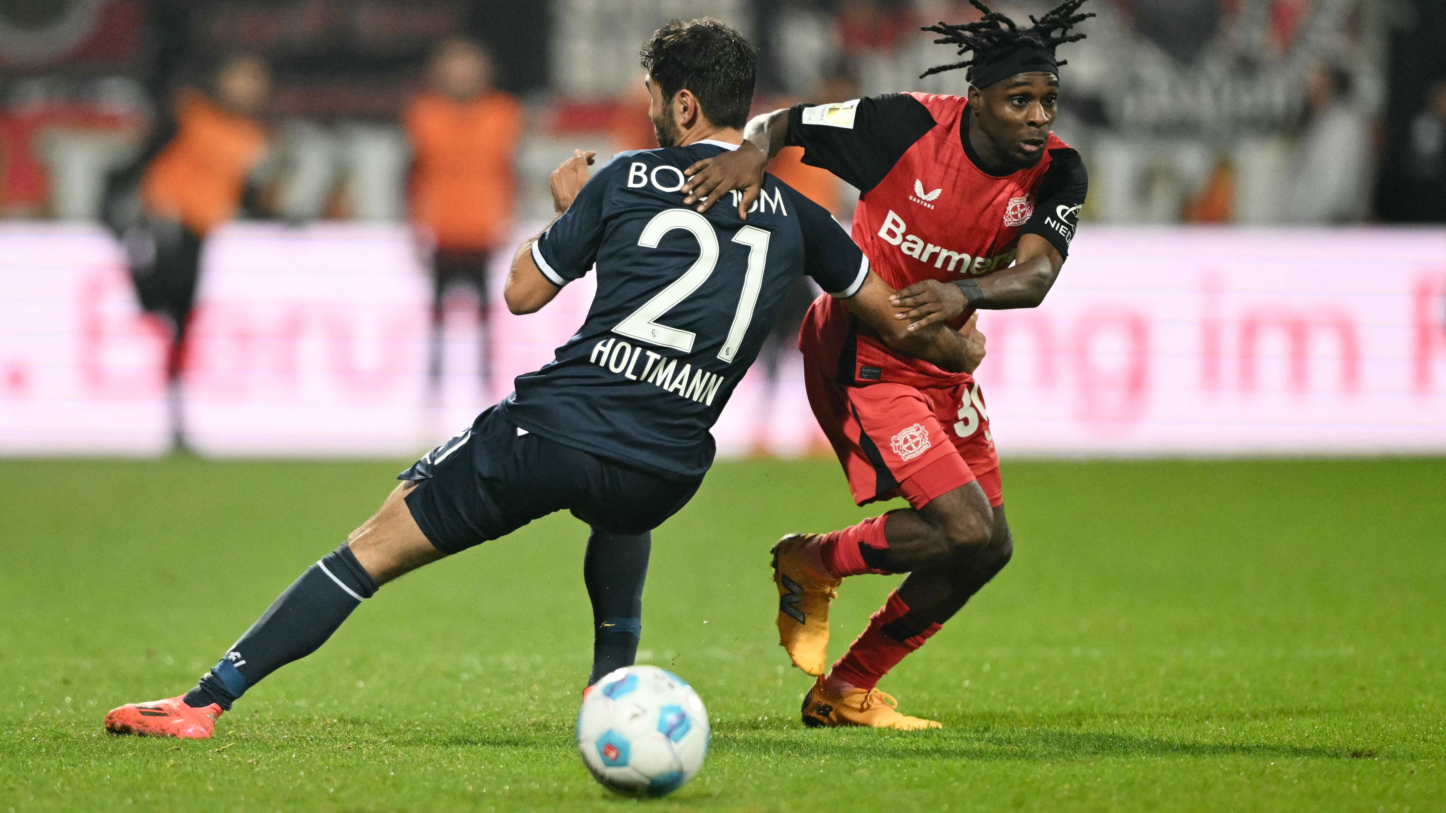 FBL-GER-BUNDESLIGA-BOCHUM-LEVERKUSEN