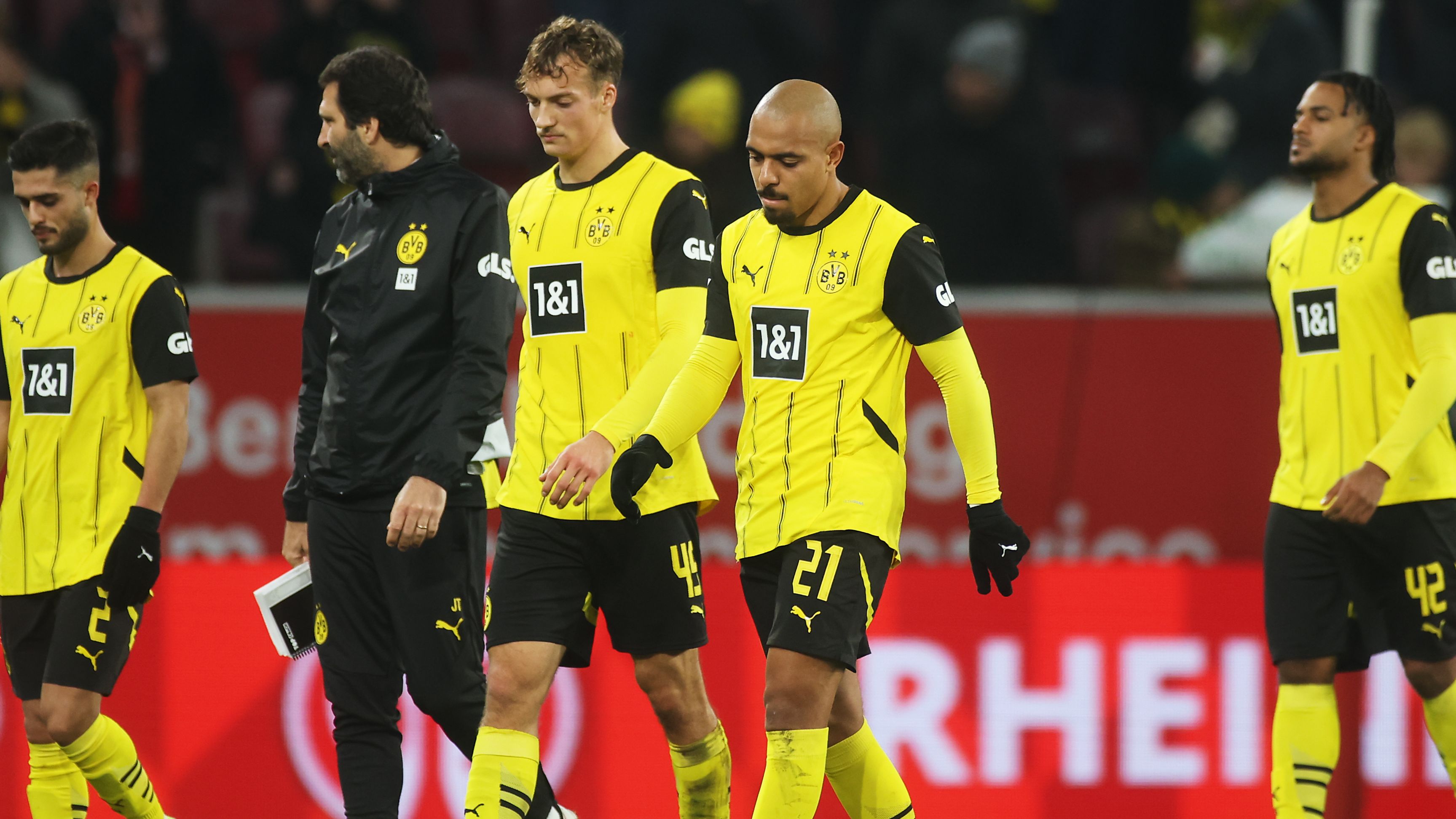 1. FSV Mainz 05 v Borussia Dortmund - Bundesliga