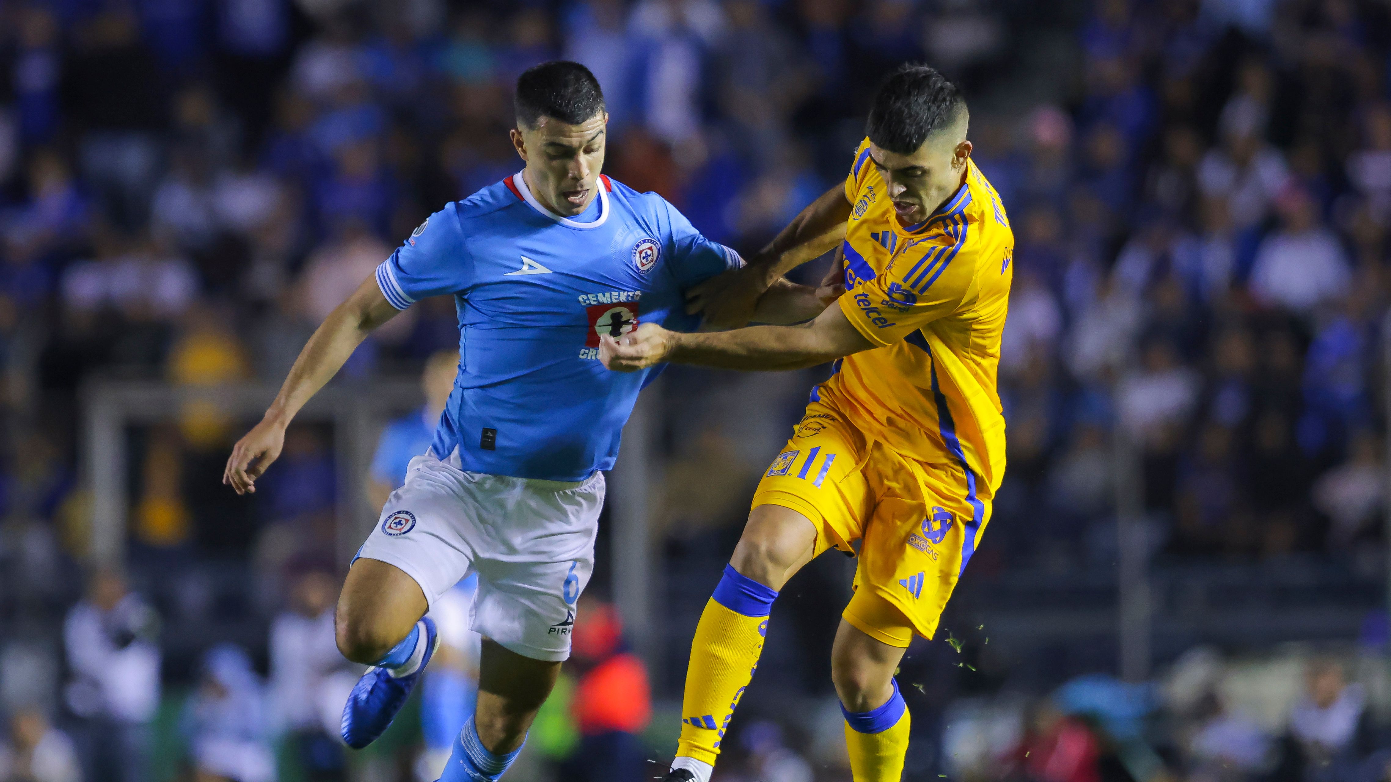 Cruz Azul v Tigres UANL - Torneo Apertura 2024 Liga MX