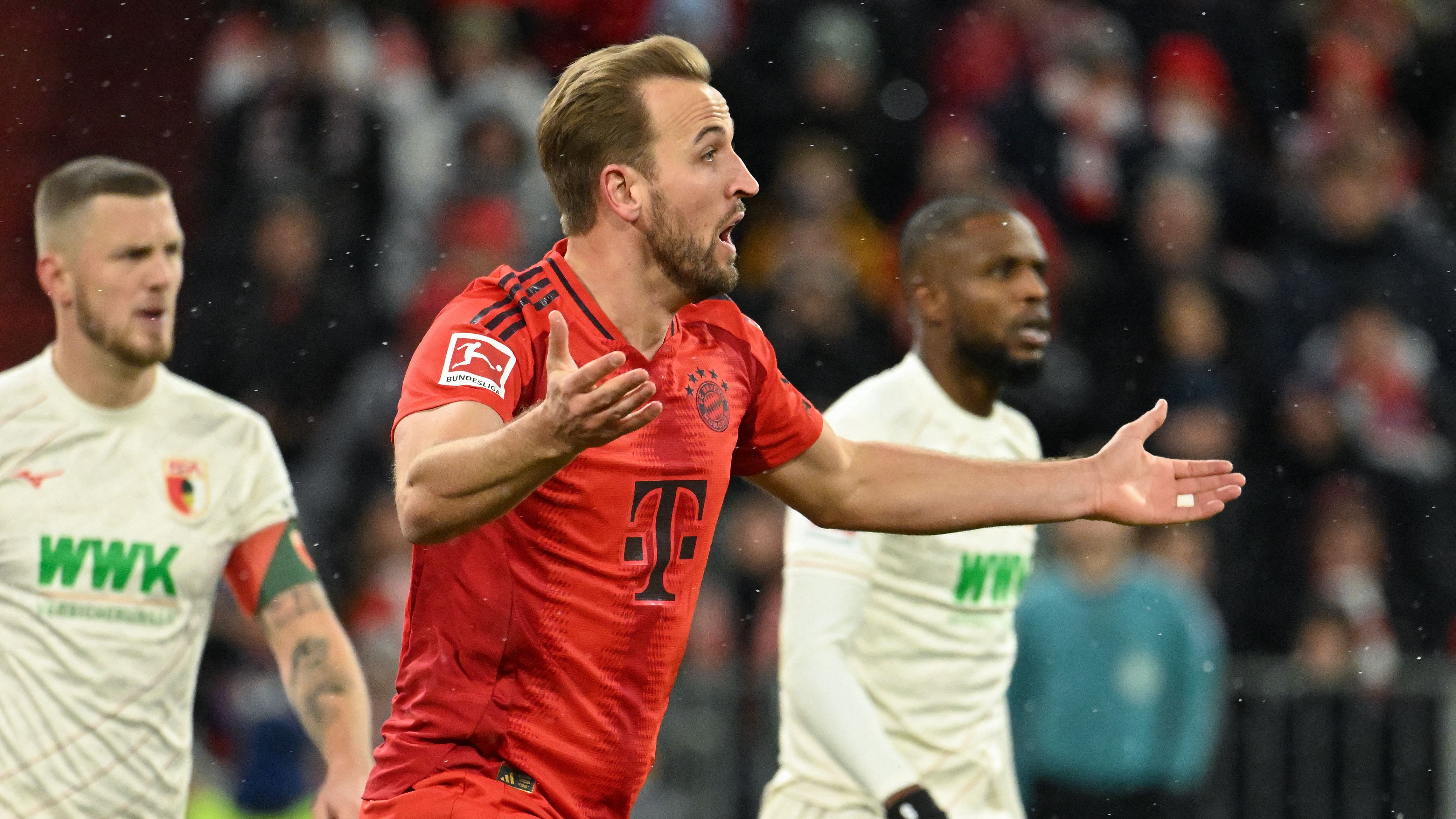 FBL-GER-BUNDESLIGA-BAYERN MUNICH-AUGSBURG