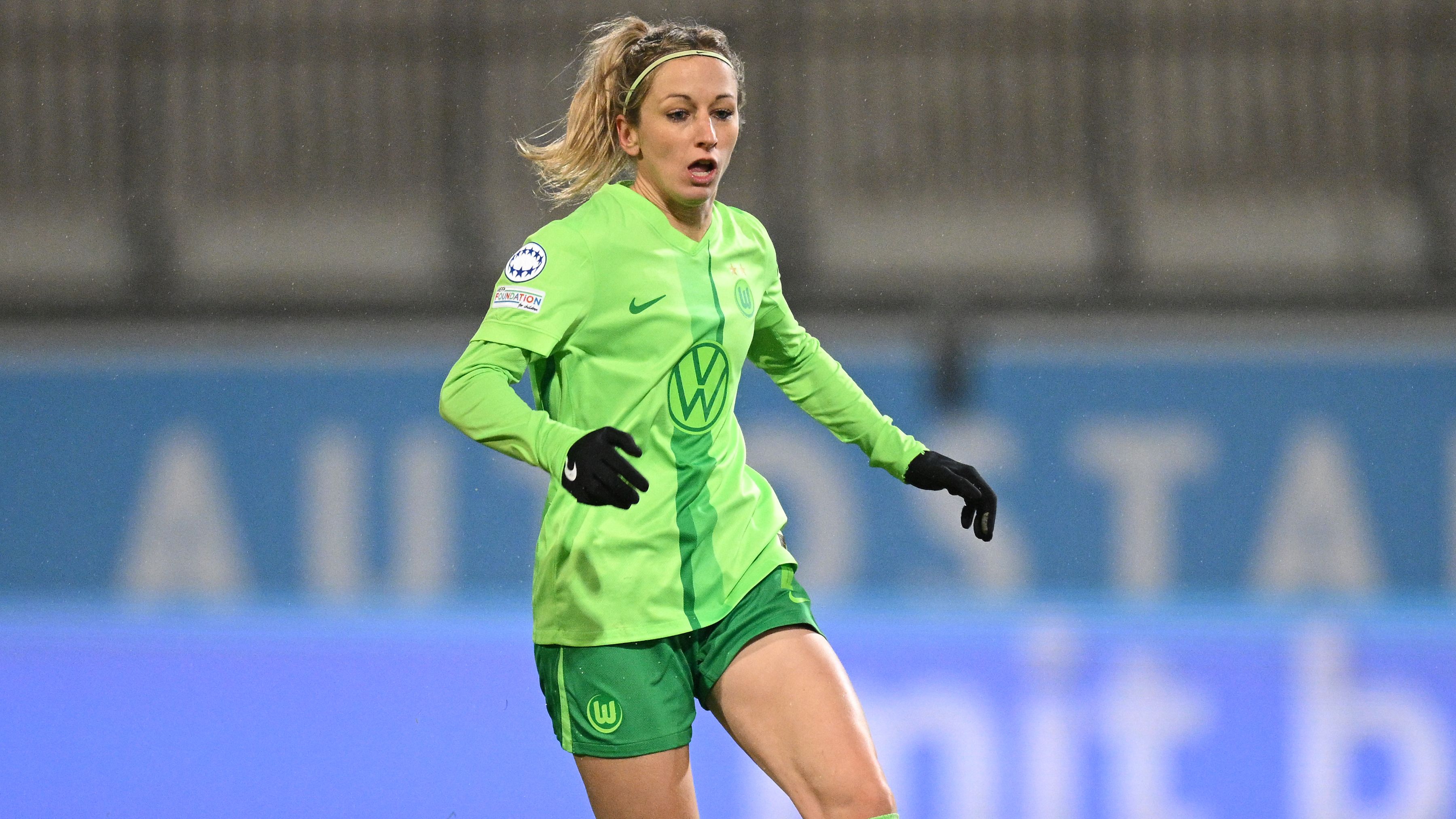 VfL Wolfsburg v Galatasaray A.S. - UEFA Women's Champions League 2024/25 Group Stage MD4