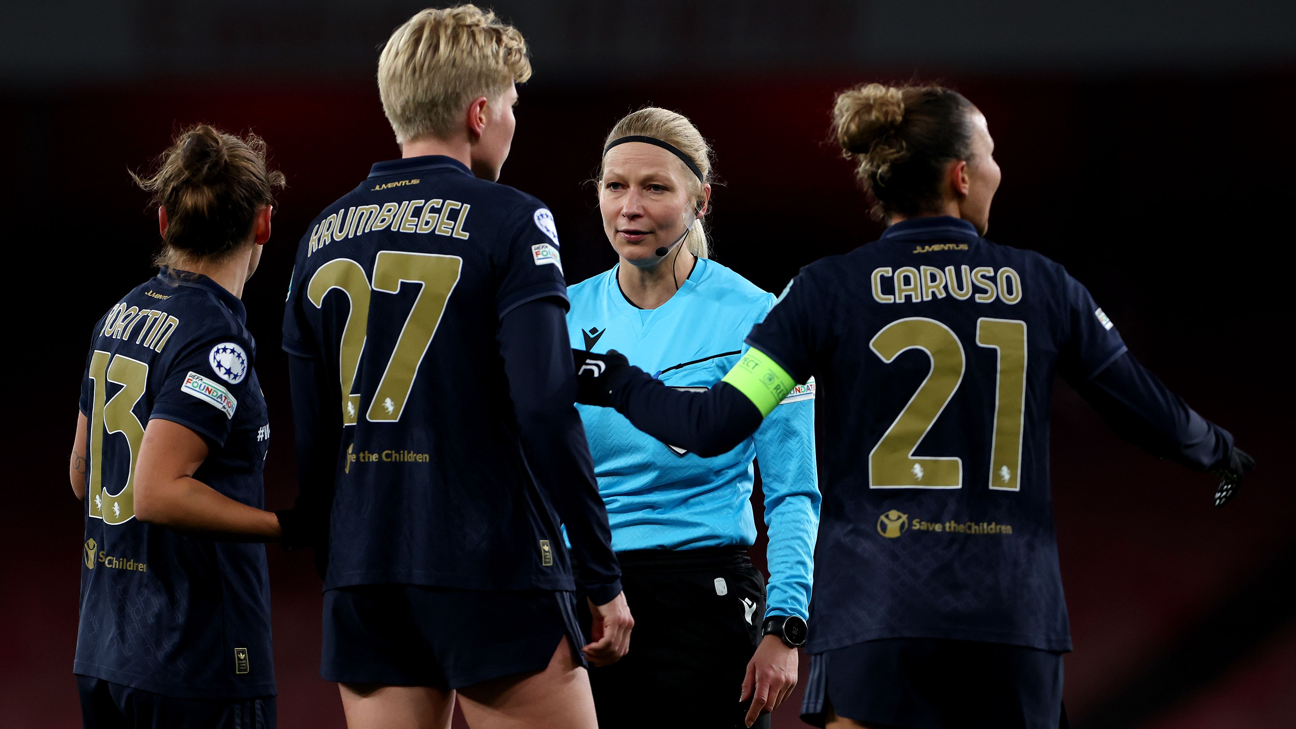 Arsenal FC v Juventus FC - UEFA Women's Champions League 2024/25 Group Stage MD4