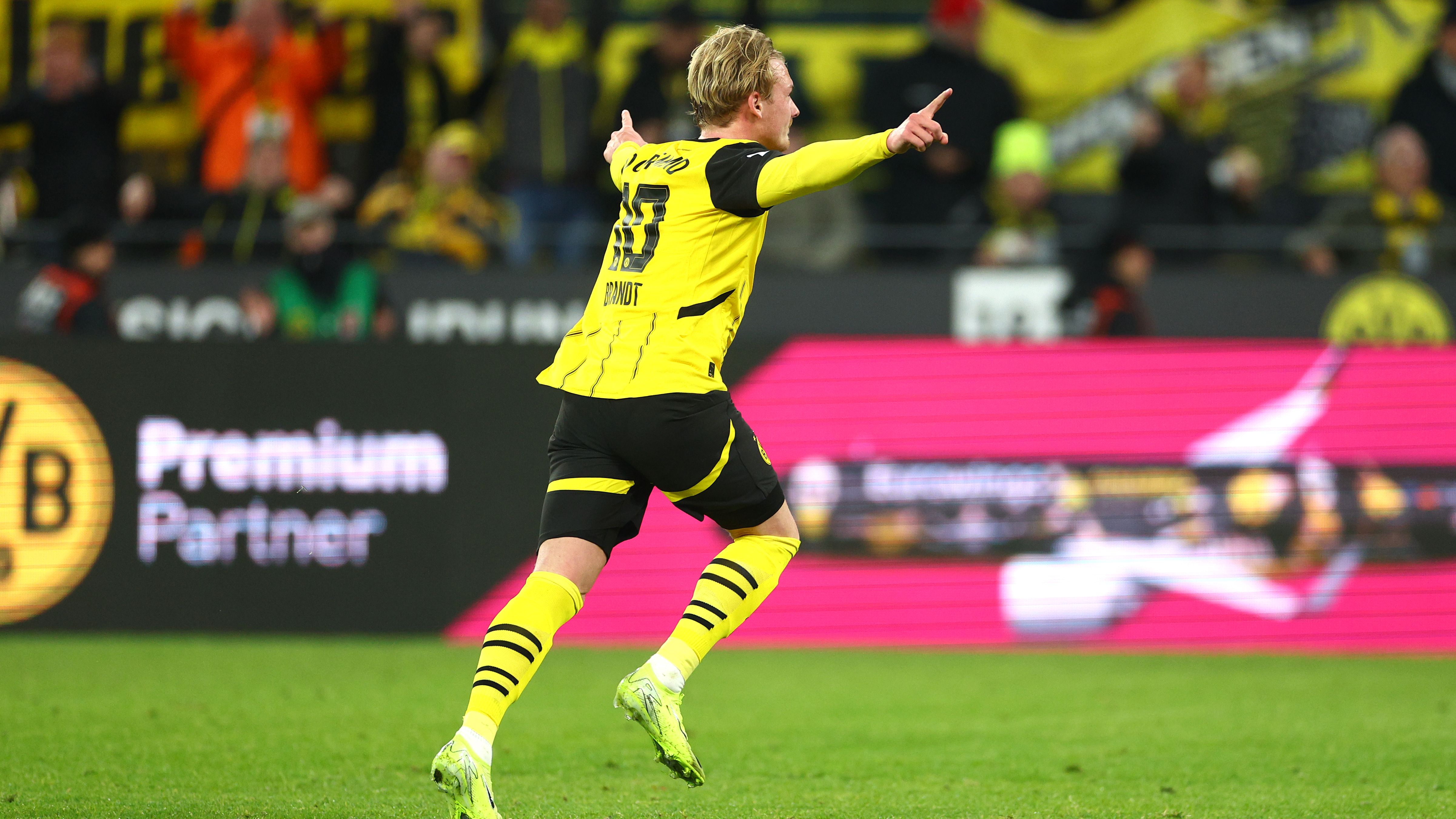 Borussia Dortmund v Sport-Club Freiburg - Bundesliga