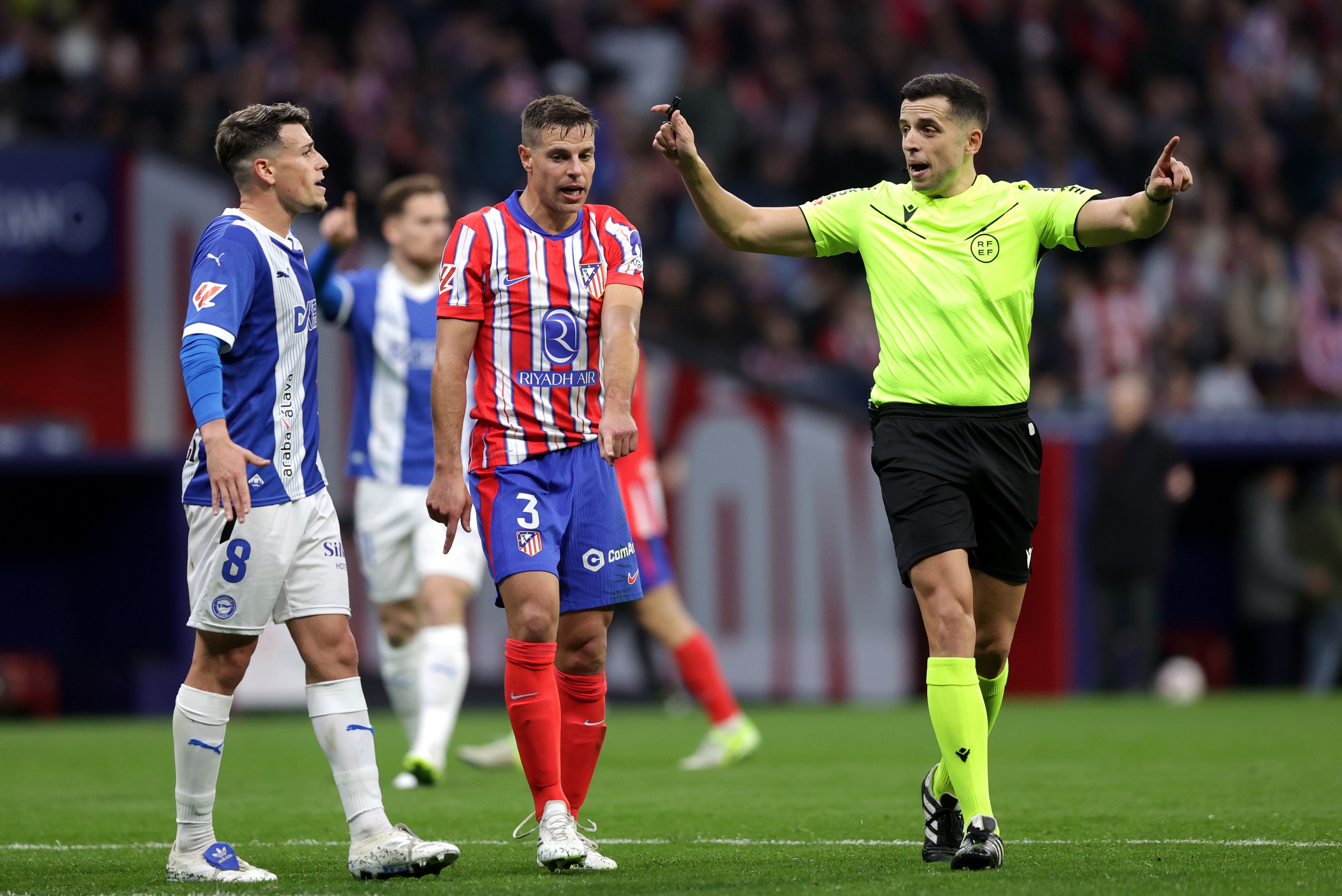 Atletico de Madrid v Deportivo Alaves - La Liga EA Sports