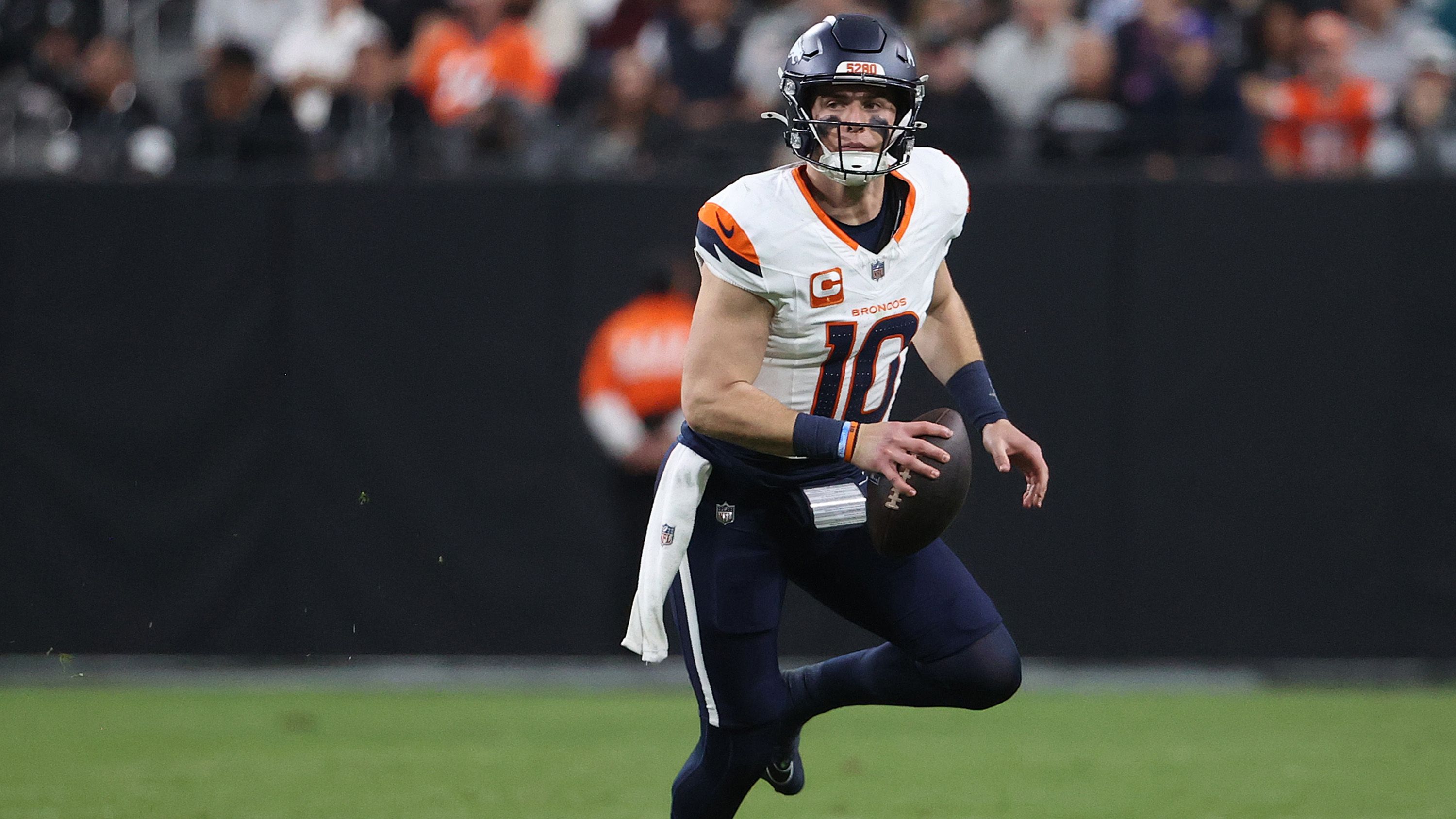 Denver Broncos v Las Vegas Raiders