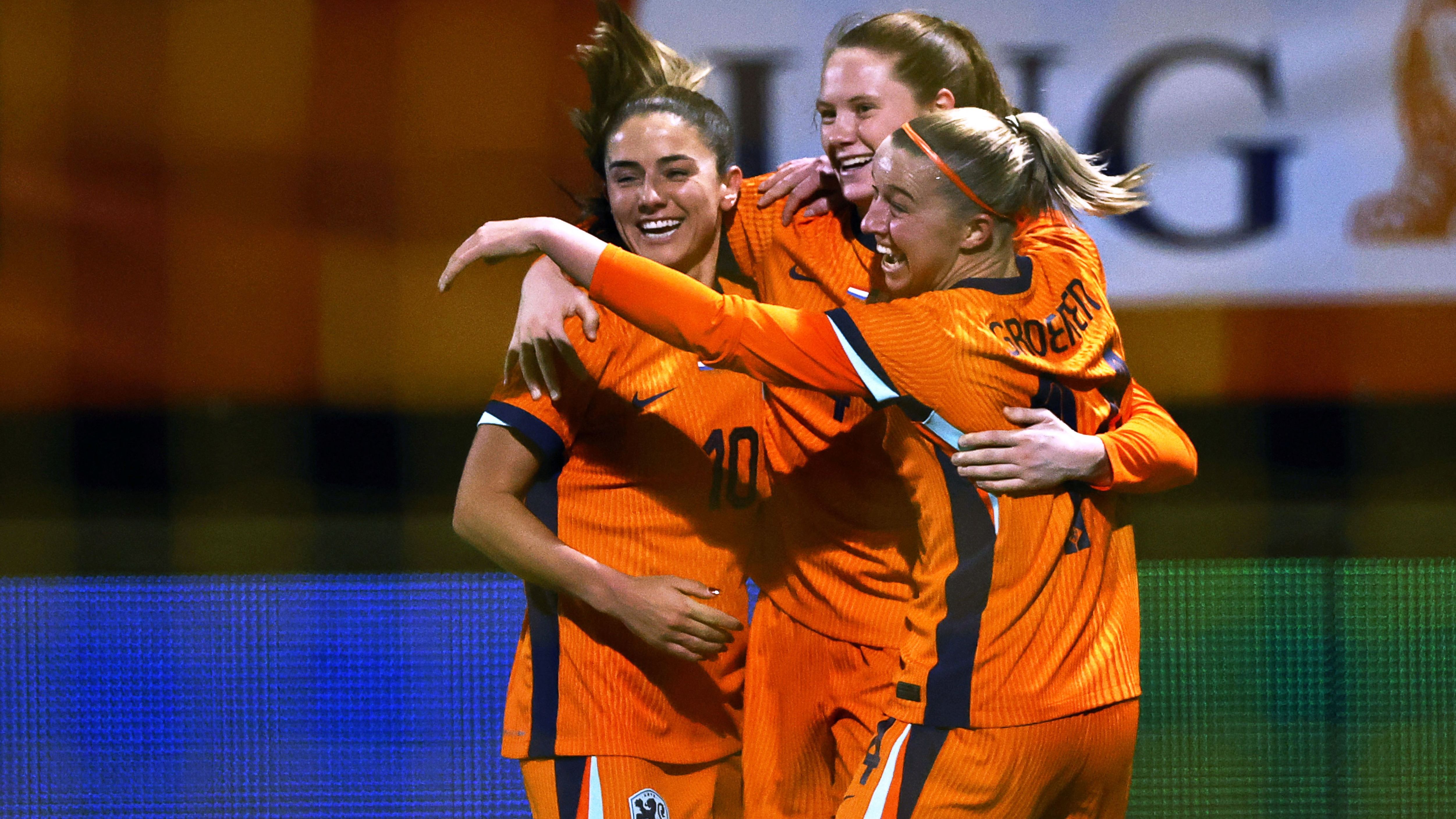 FBL-WOMEN-FRIENDLY-NED-USA