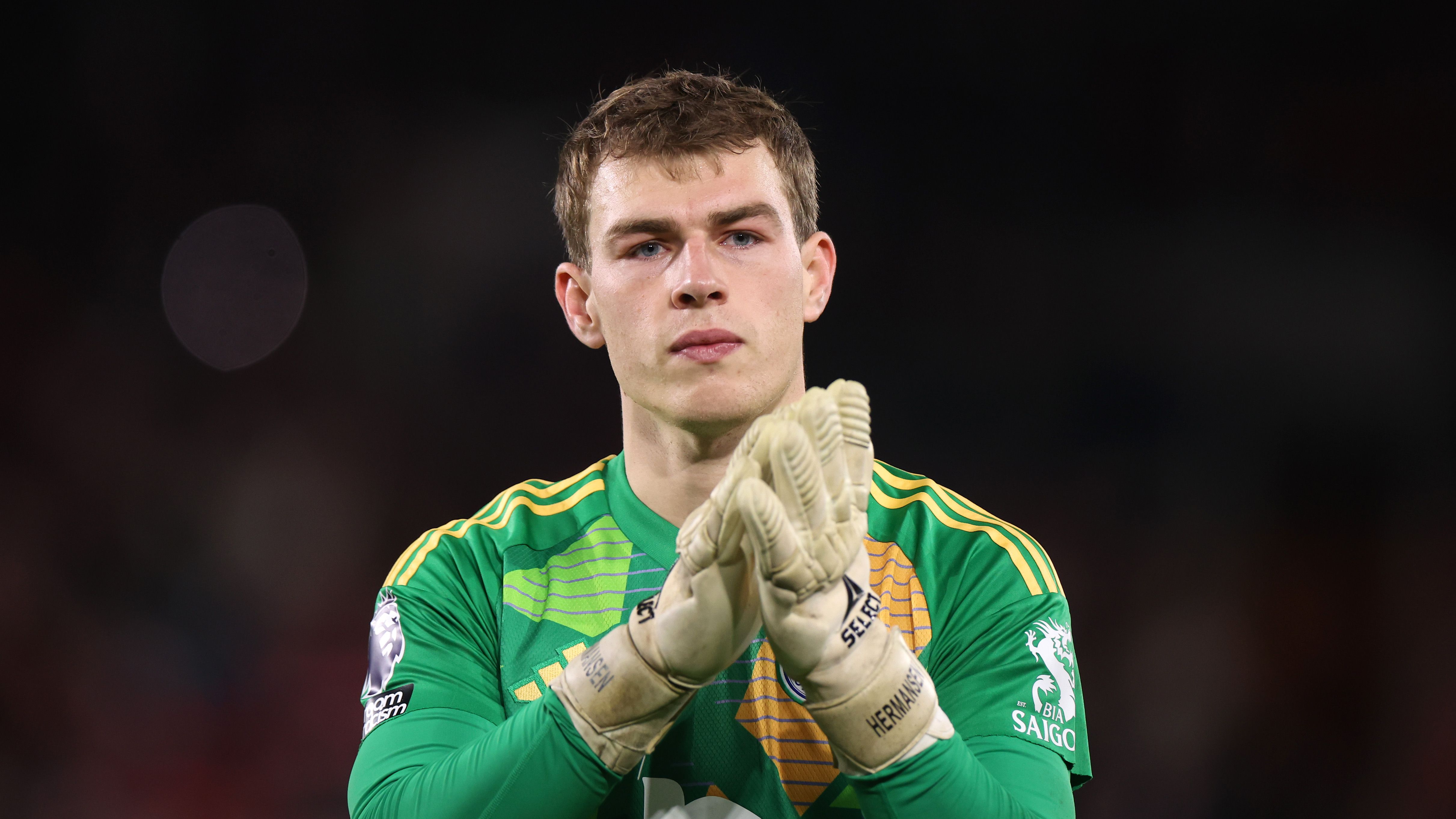 Chelsea eyeing ANOTHER goalkeeper?! Blues ready to rival West Ham for Leicester stopper after Foxes relegation and Kepa's exit | Goal.com UK