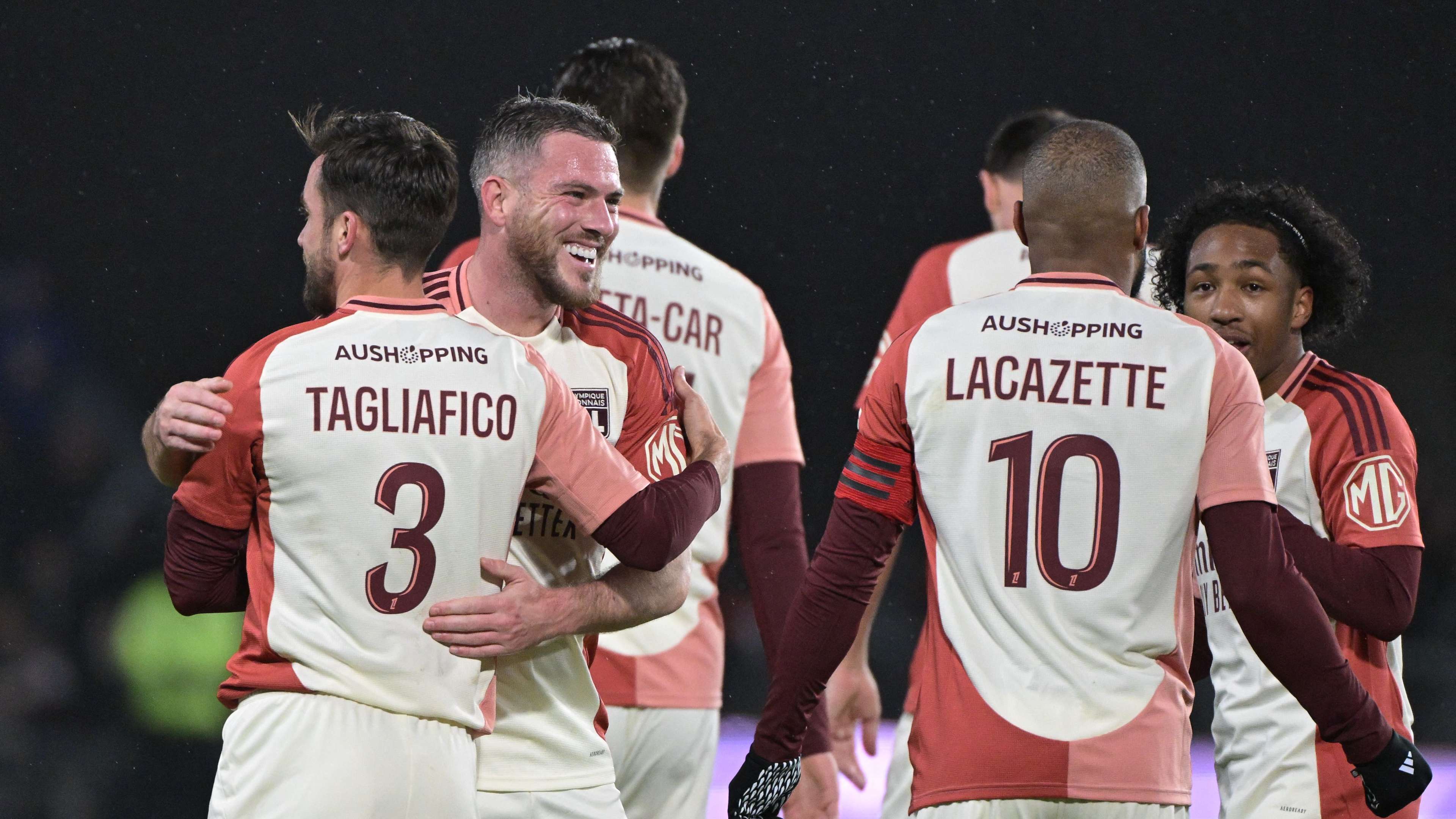 FBL-FRA-LIGUE1-ANGERS-LYON