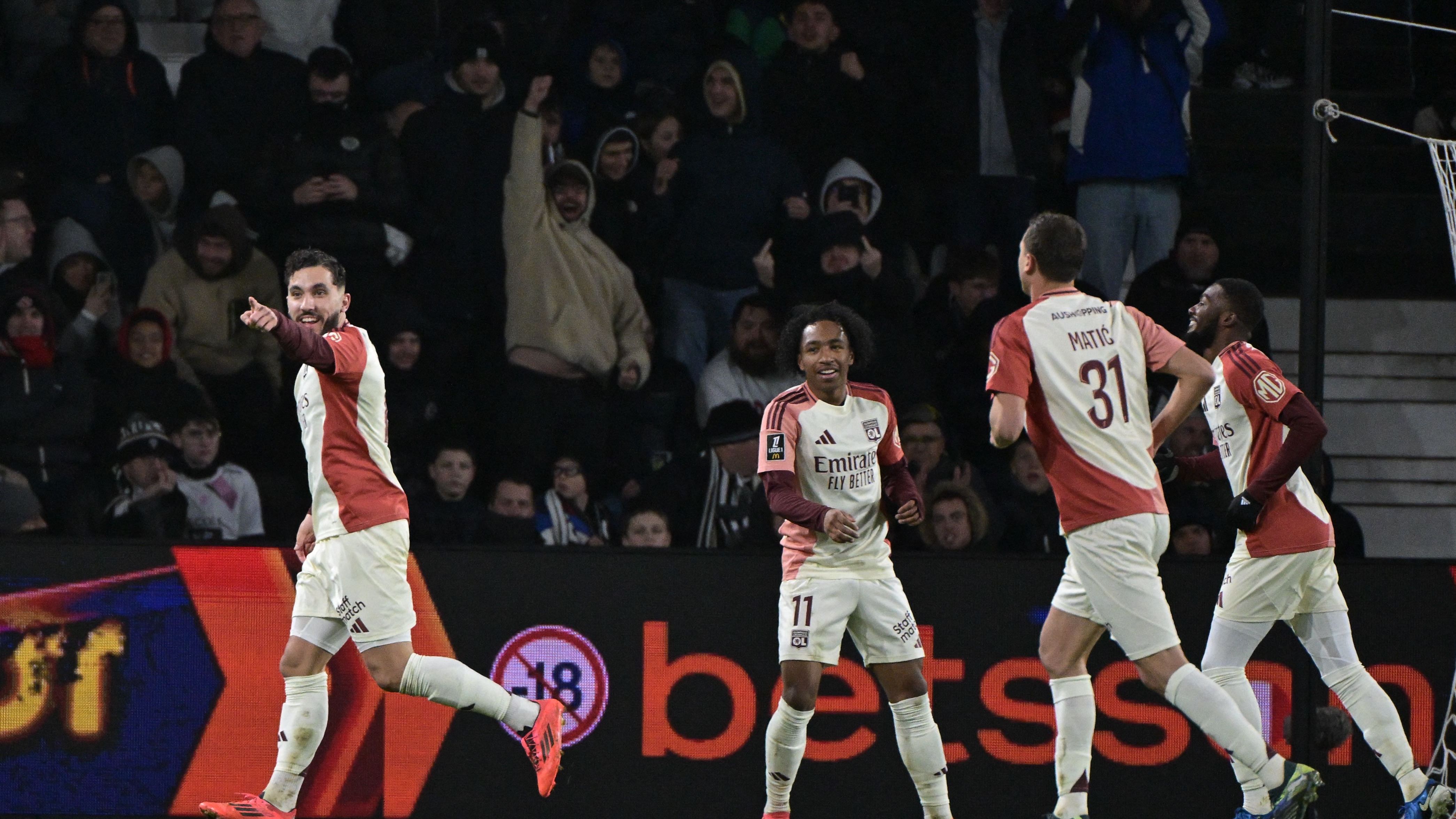 FBL-FRA-LIGUE1-ANGERS-LYON