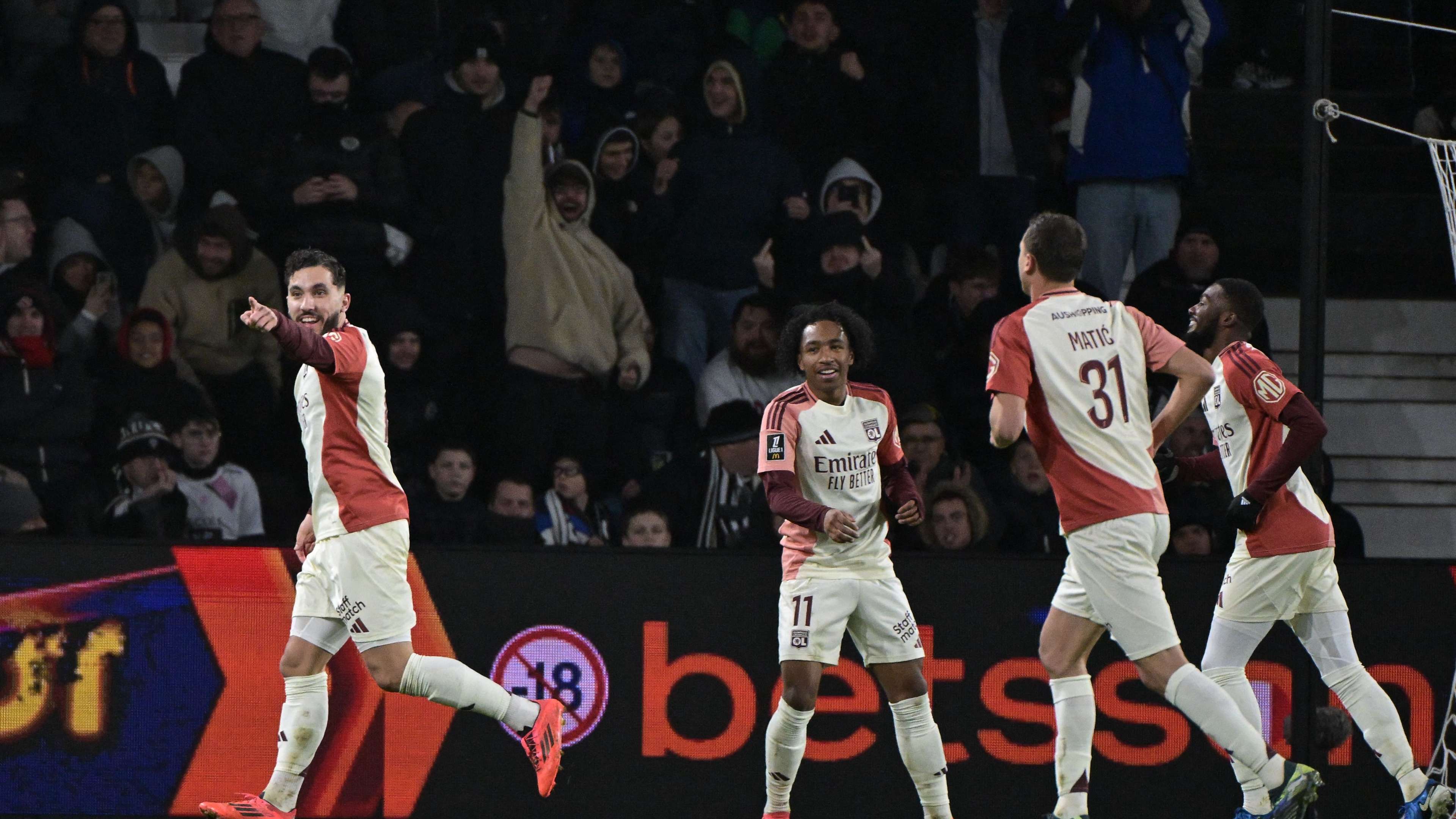 FBL-FRA-LIGUE1-ANGERS-LYON