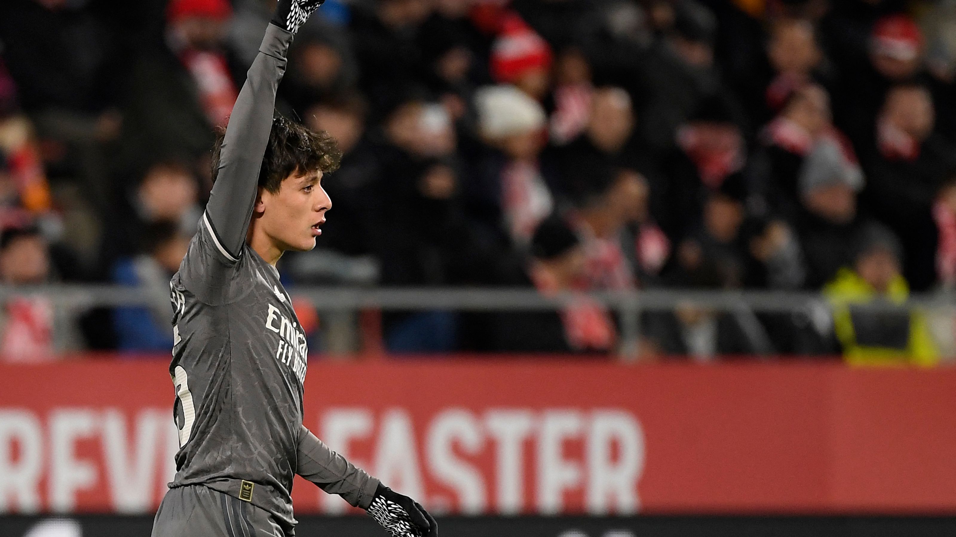 TOPSHOT-FBL-ESP-LIGA-GIRONA-REAL MADRID