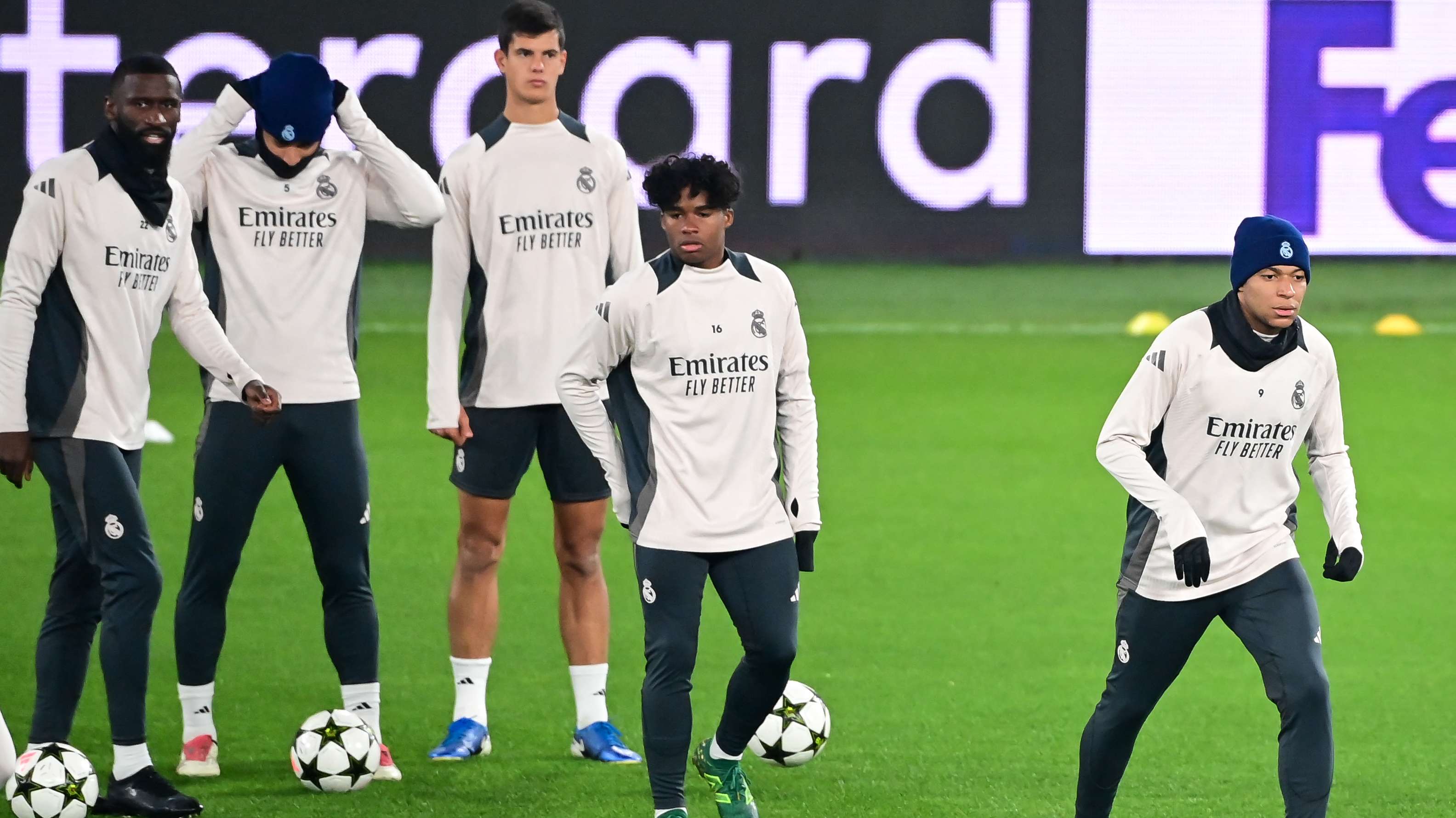 FBL-EUR-C1-REAL MADRID-TRAINING