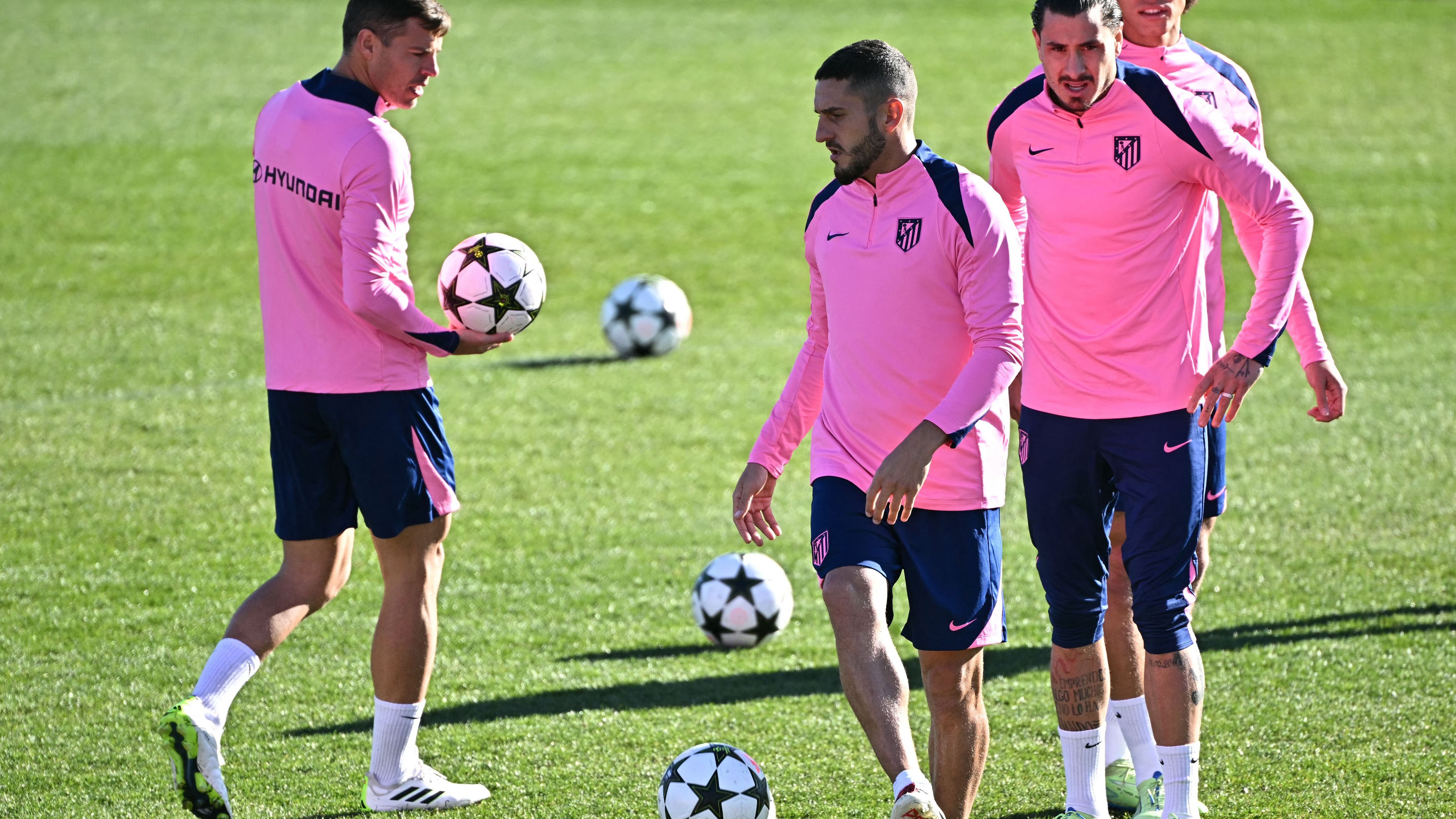 FBL-EUR-C1-ATLETICO-TRAINING