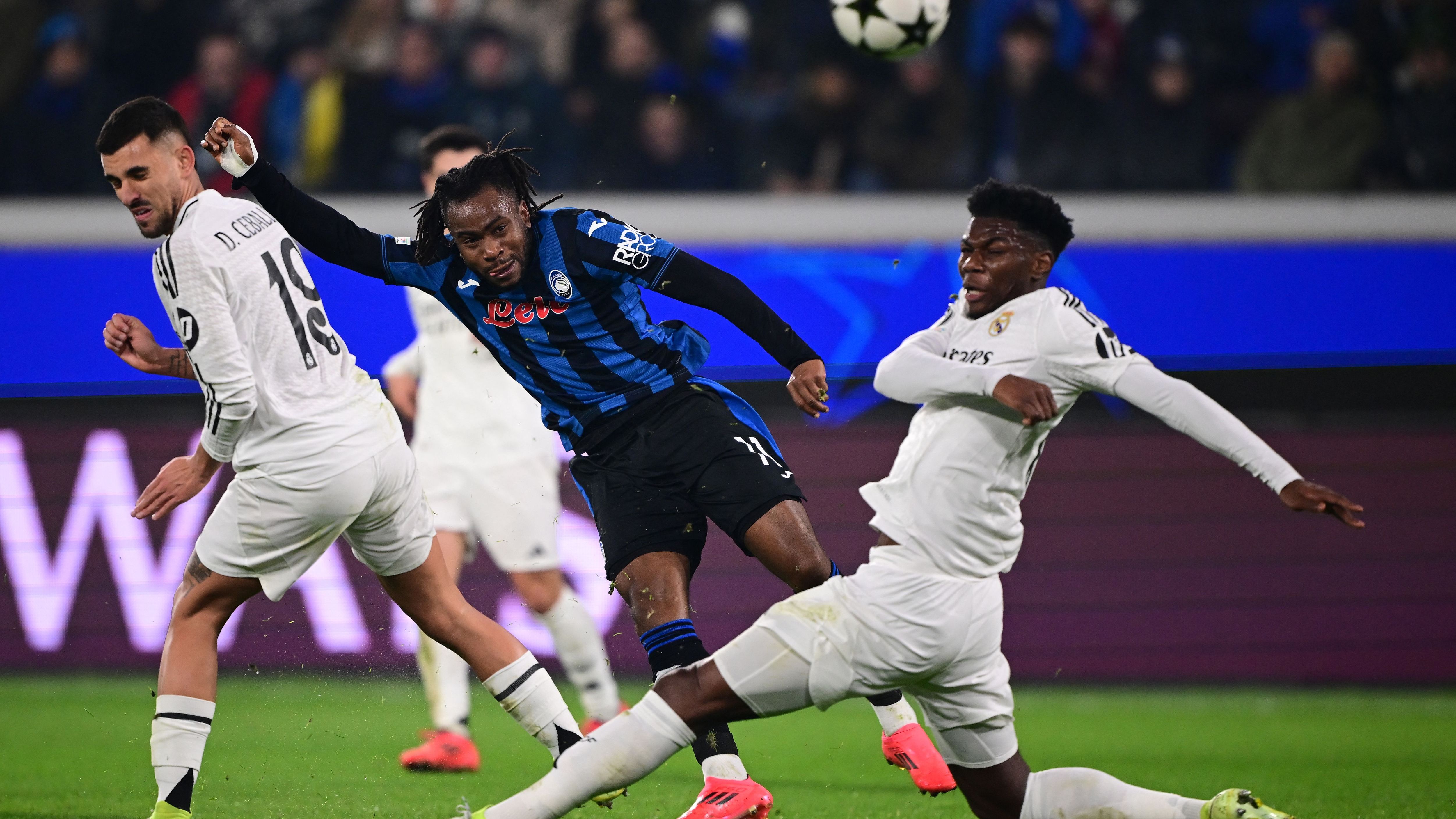 TOPSHOT-FBL-EUR-C1-ATALANTA-REAL MADRID