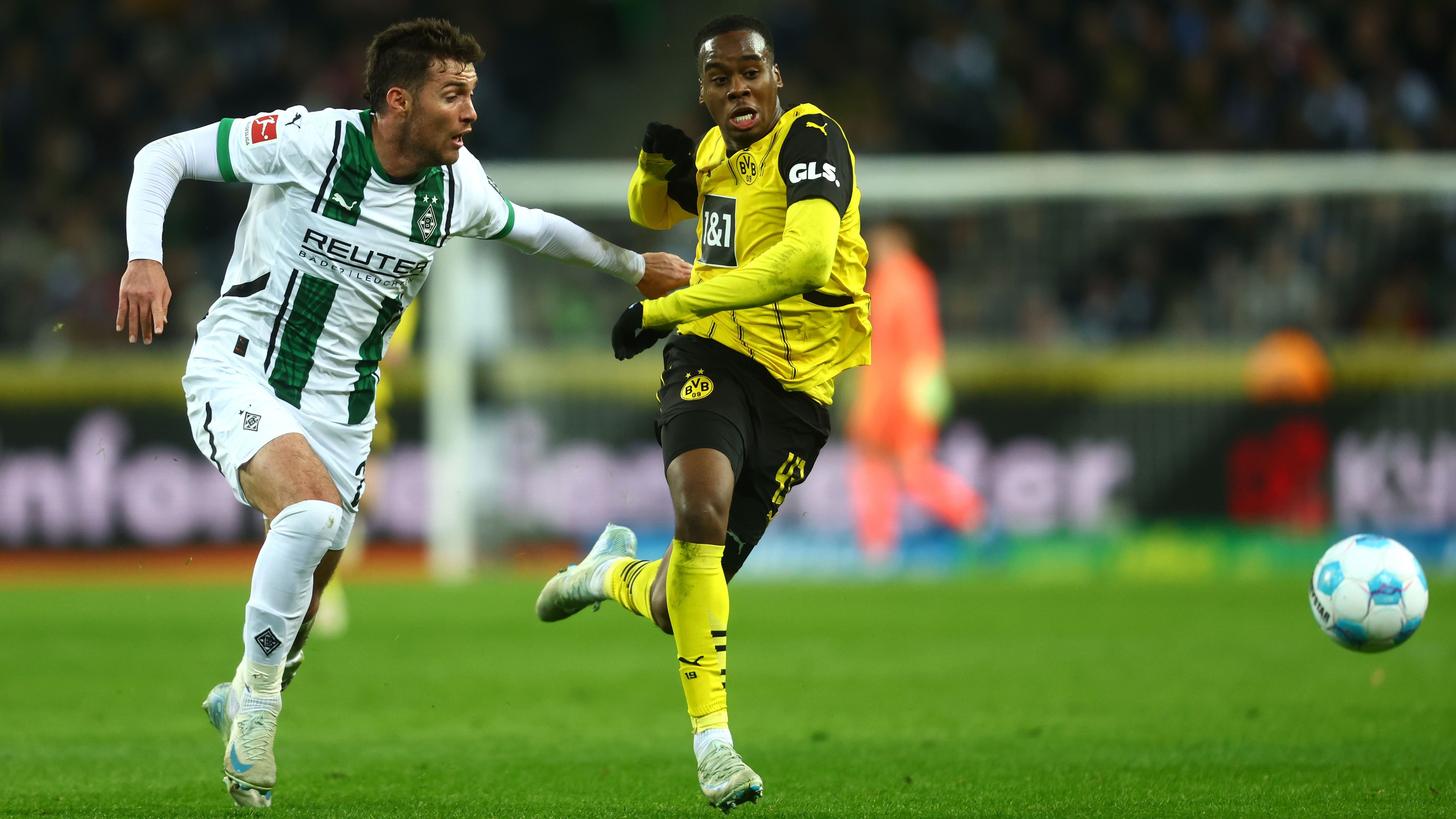 Borussia Mönchengladbach v Borussia Dortmund - Bundesliga