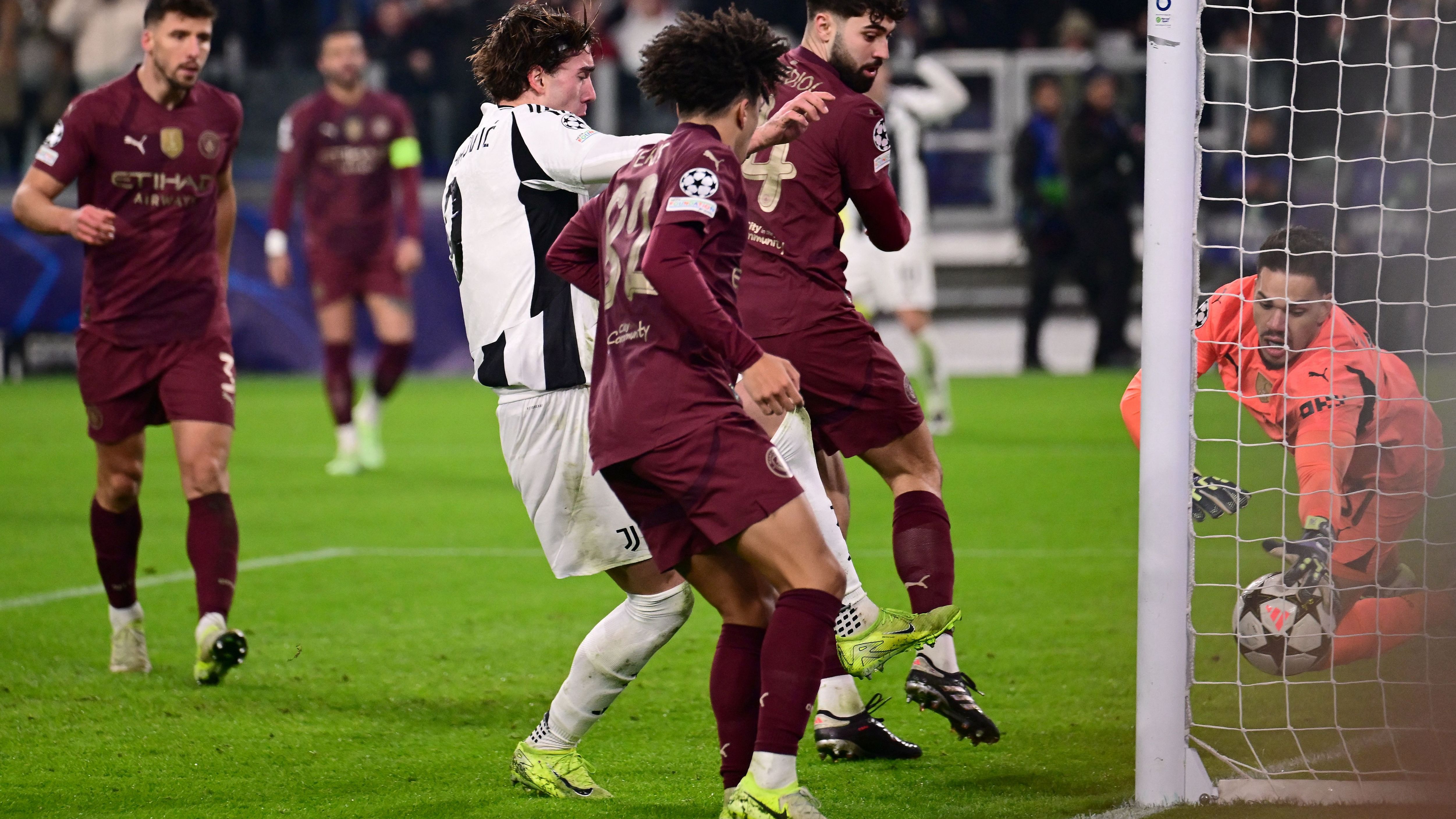 FBL-EUR-C1-JUVENTUS-MAN CITY