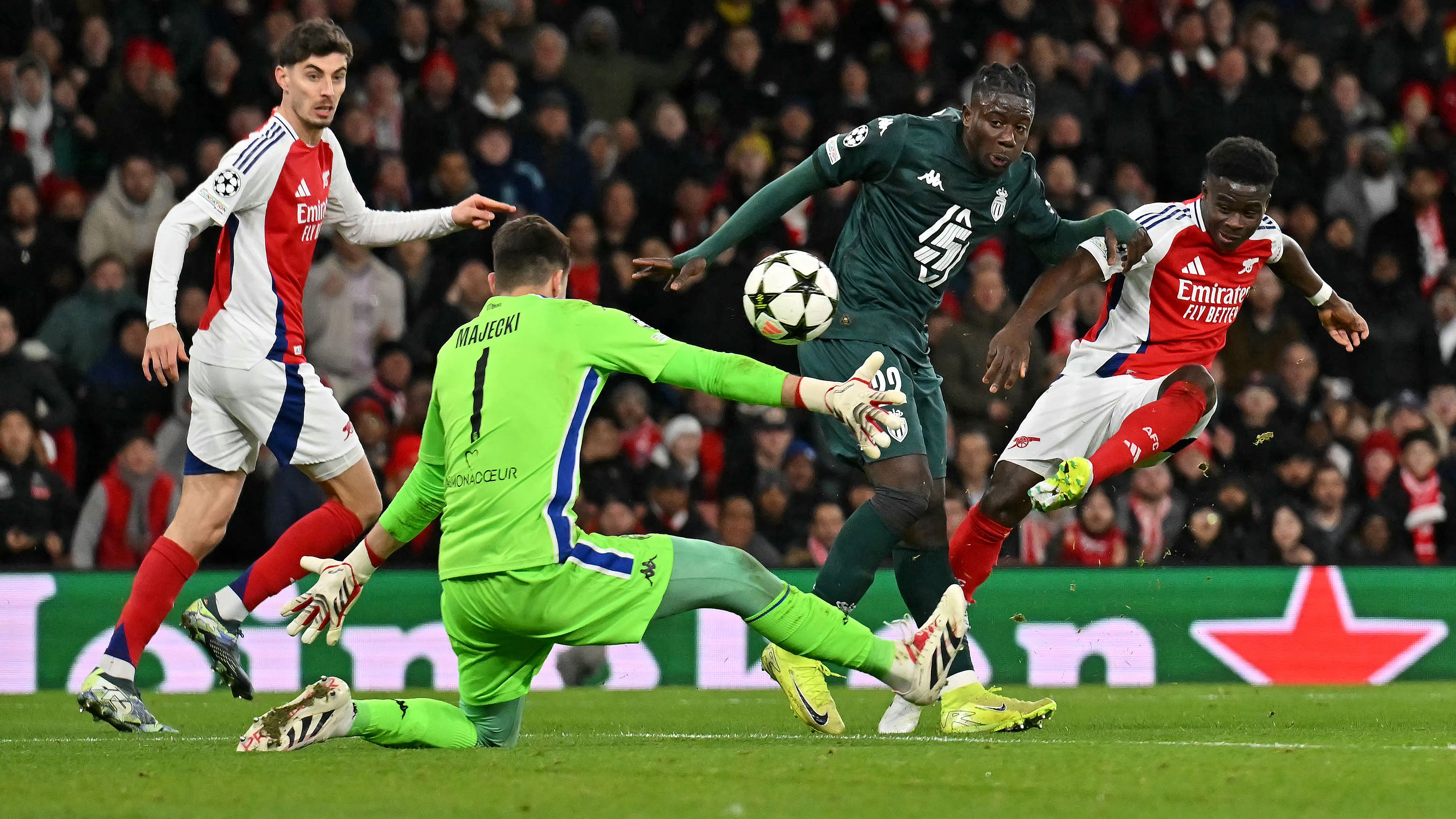 TOPSHOT-FBL-EUR-C1-ARSENAL-MONACO