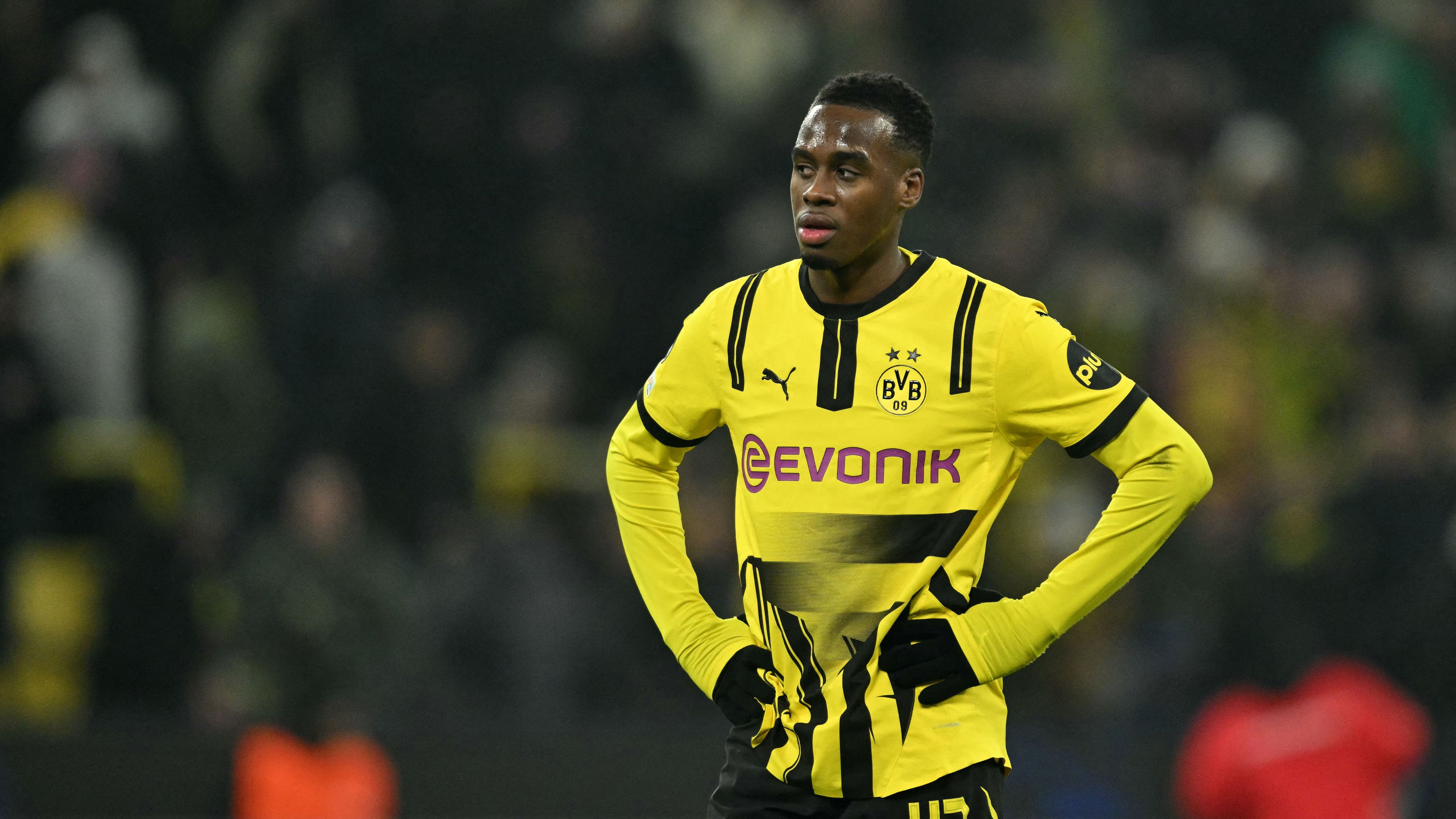 Why Chelsea & Arsenal target Jamie Gittens could be available for absolute bargain price as Borussia Dortmund sweat on transfer fee - explained | Goal.com UK